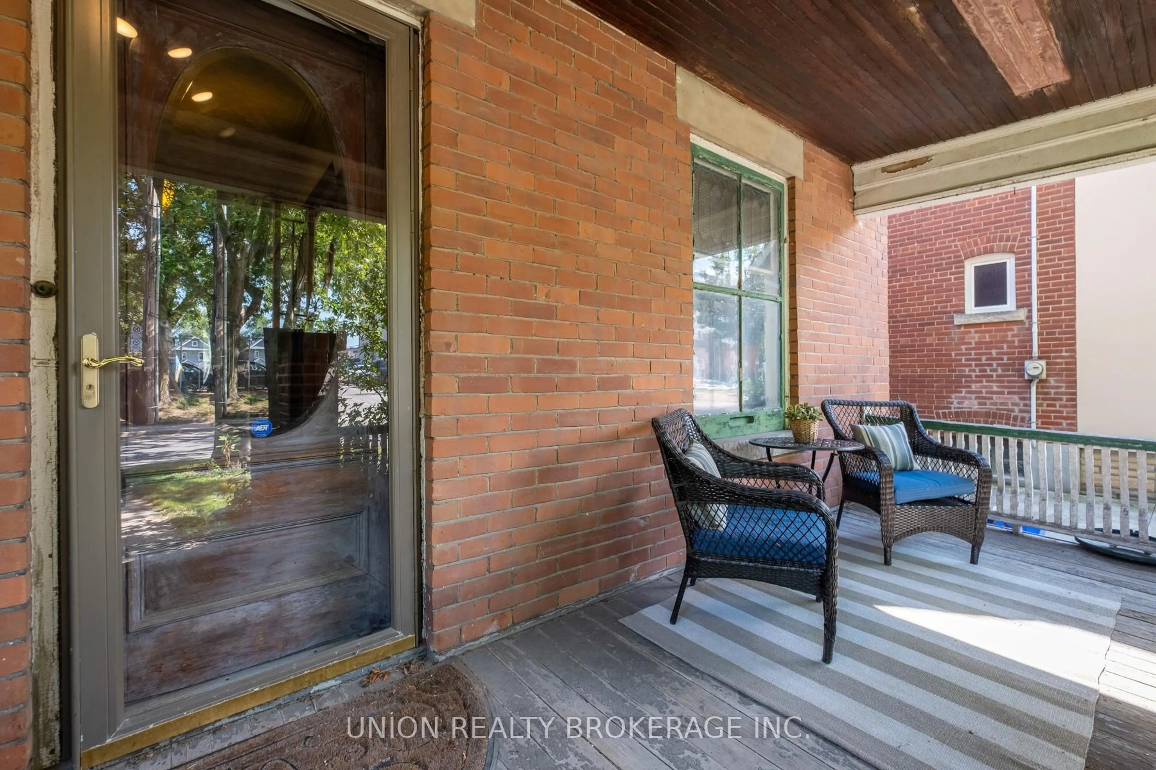 Patio, street for 287 Ashdale Ave, Toronto Ontario M4L 2Z1
