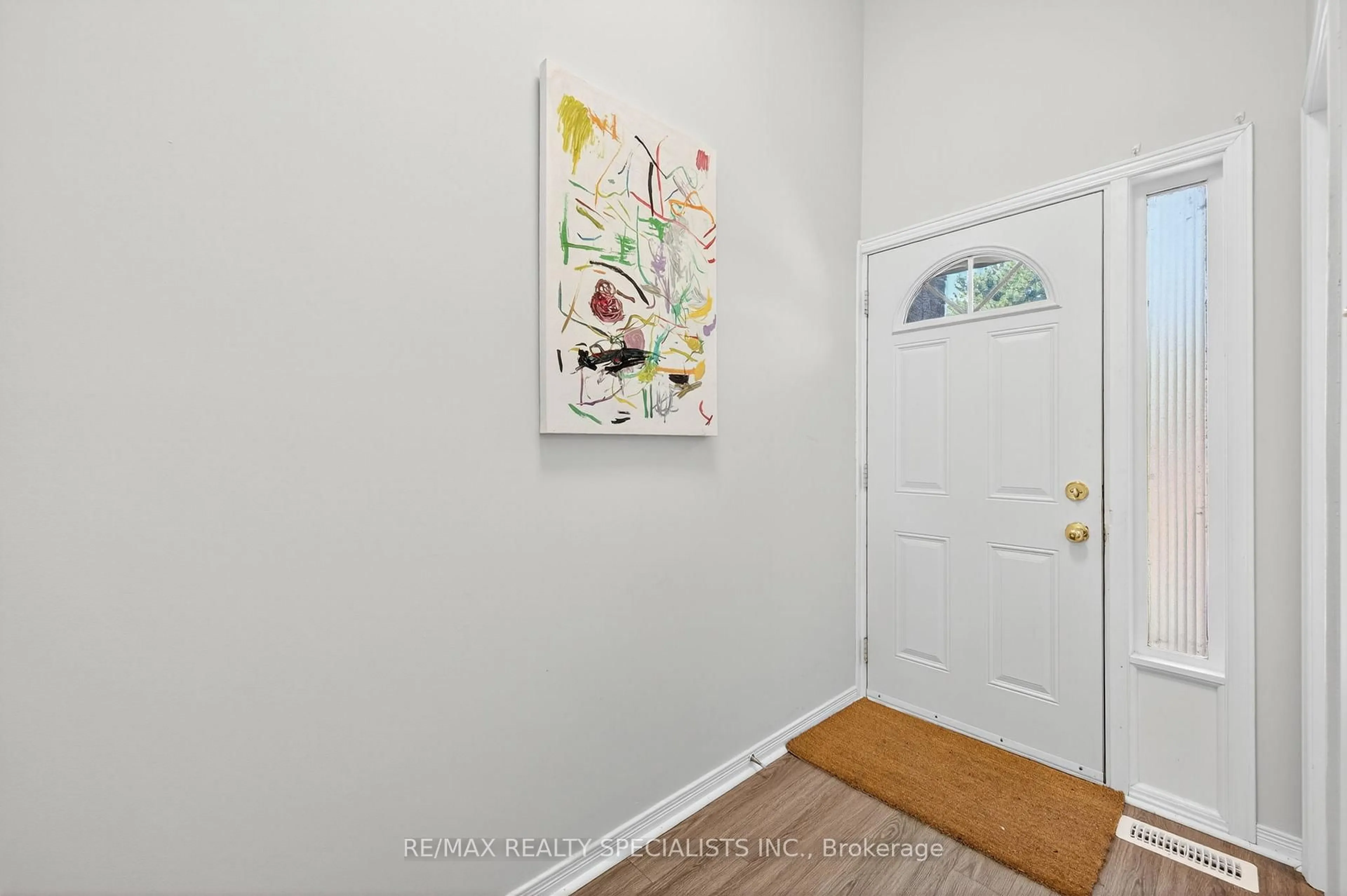 Indoor entryway for 765 Oklahoma Dr #54, Pickering Ontario L1W 3C9