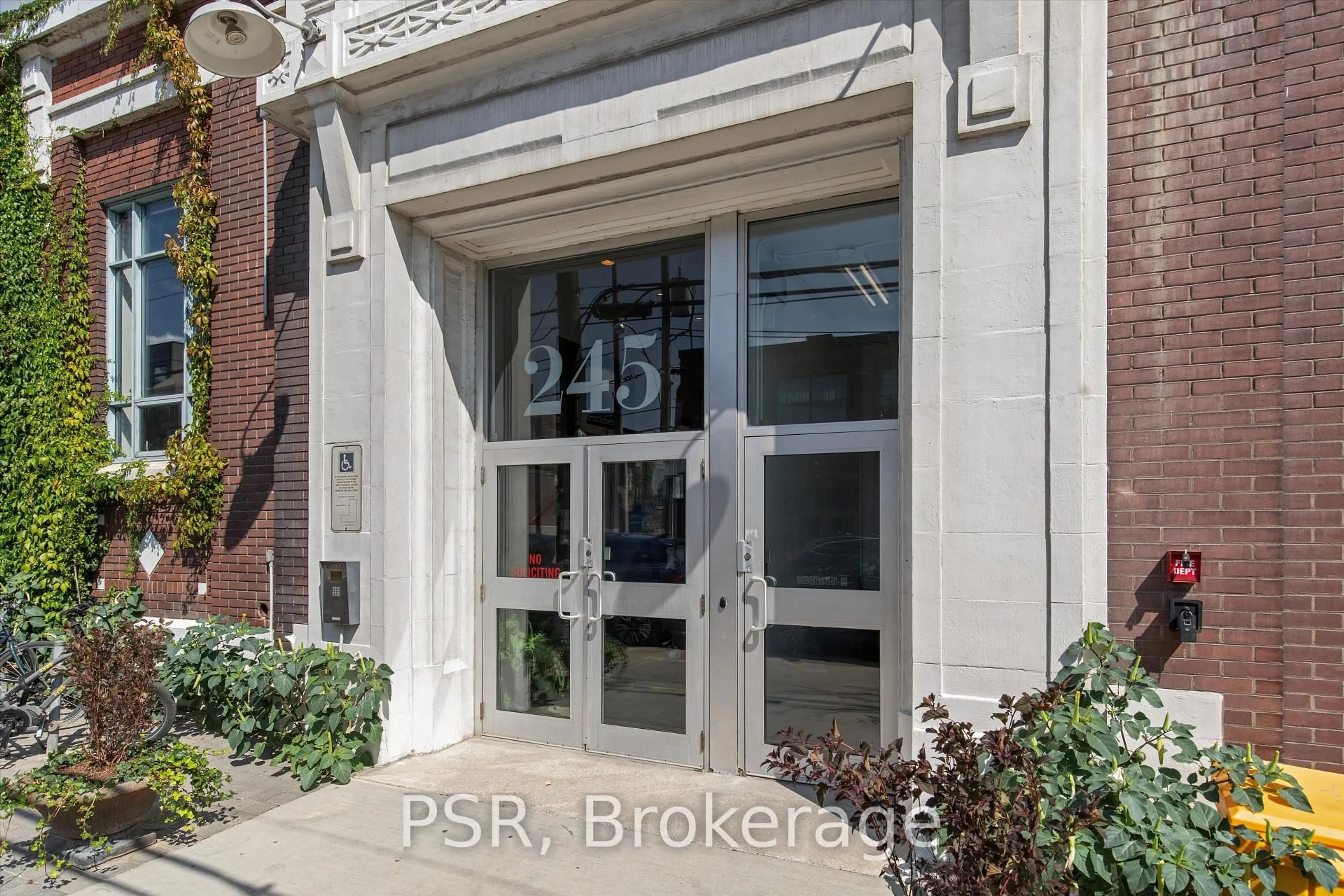 Unknown for 245 Carlaw Ave #400, Toronto Ontario M4M 2S1