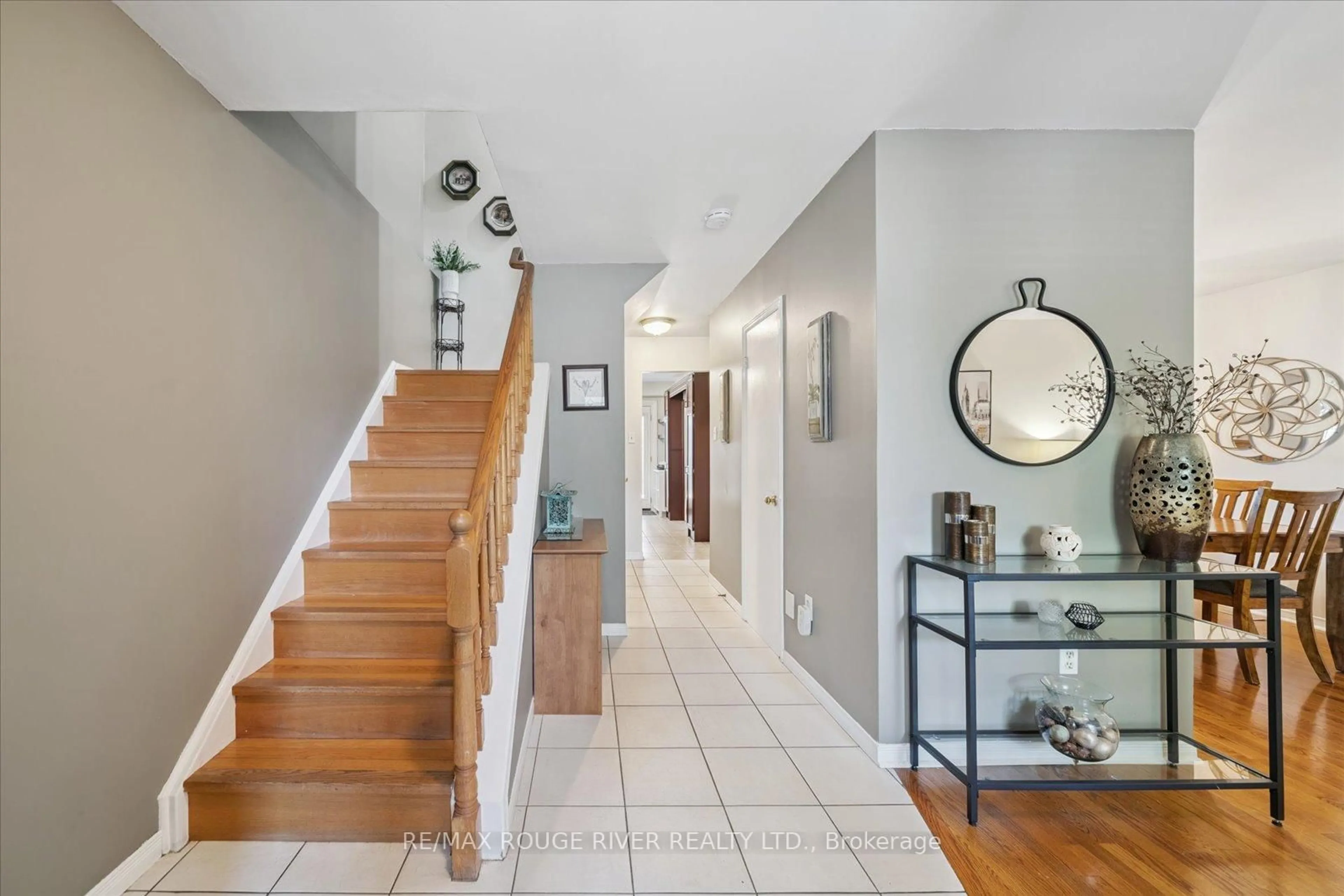 Indoor entryway for 50 Chalmers Cres, Ajax Ontario L1S 5Z7