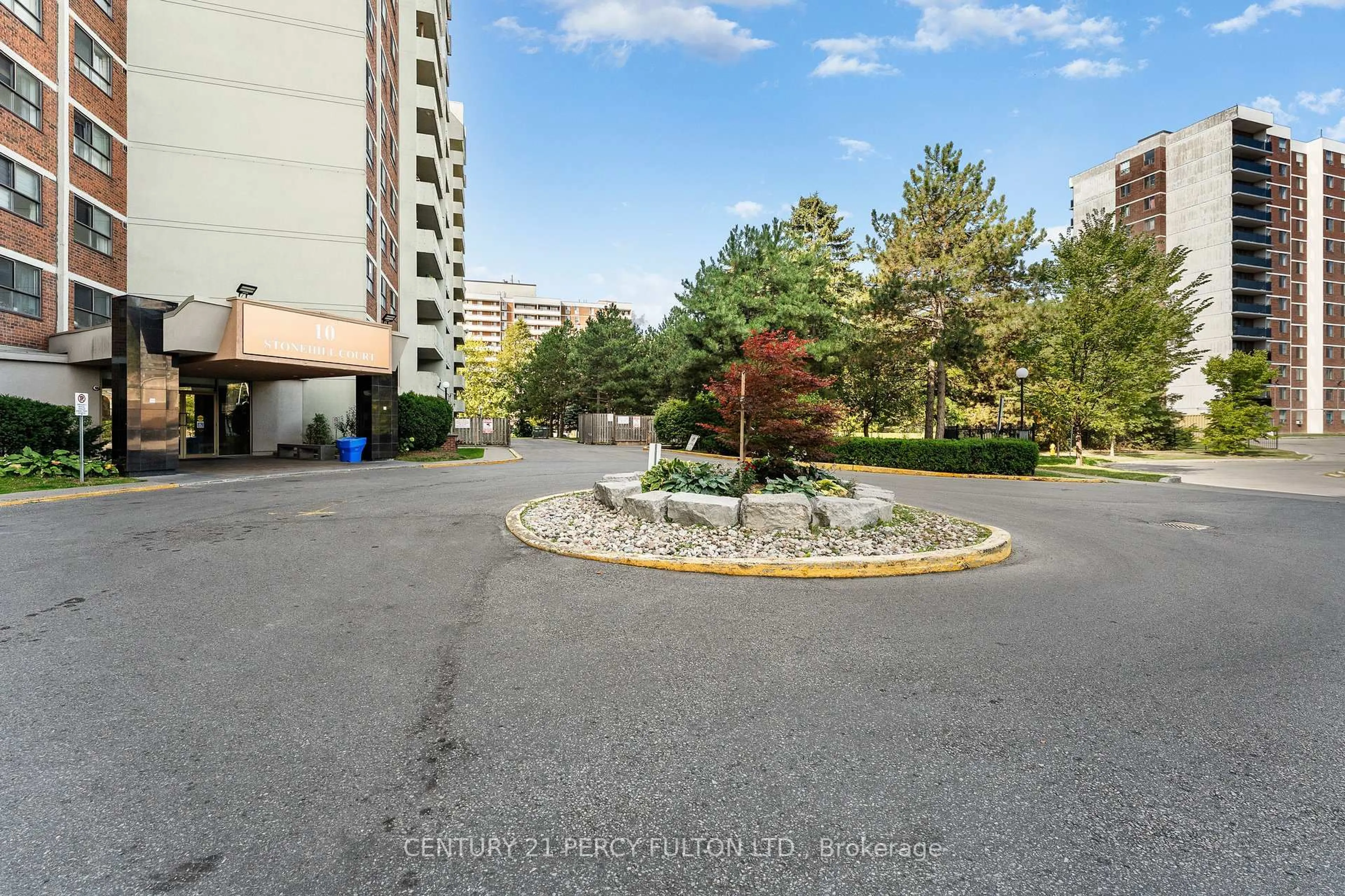 Patio, street for 10 Stonehill Crt #709, Toronto Ontario M1W 2X8