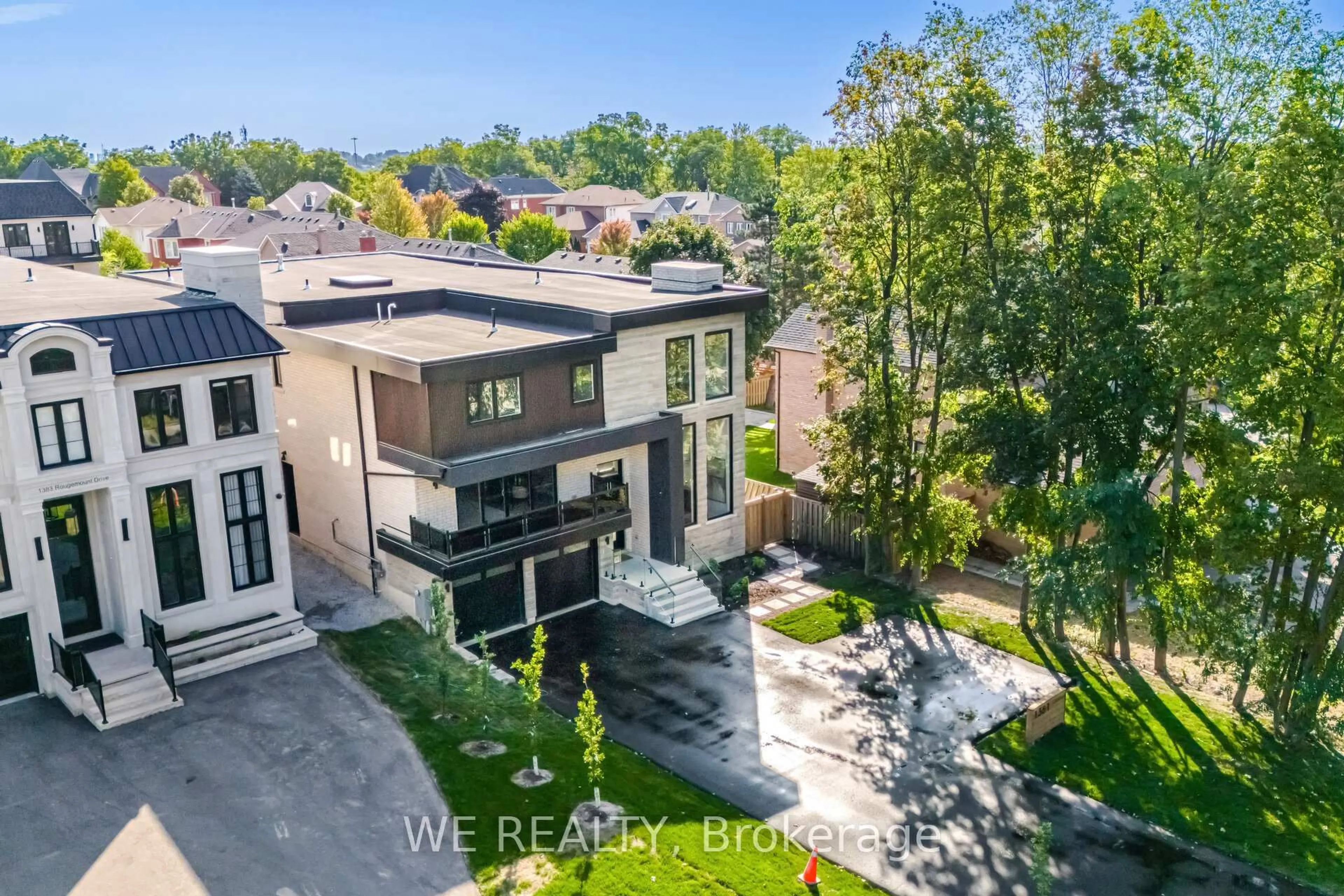A pic from outside/outdoor area/front of a property/back of a property/a pic from drone, street for 1381 Rougemount Dr, Pickering Ontario L1V 1N2