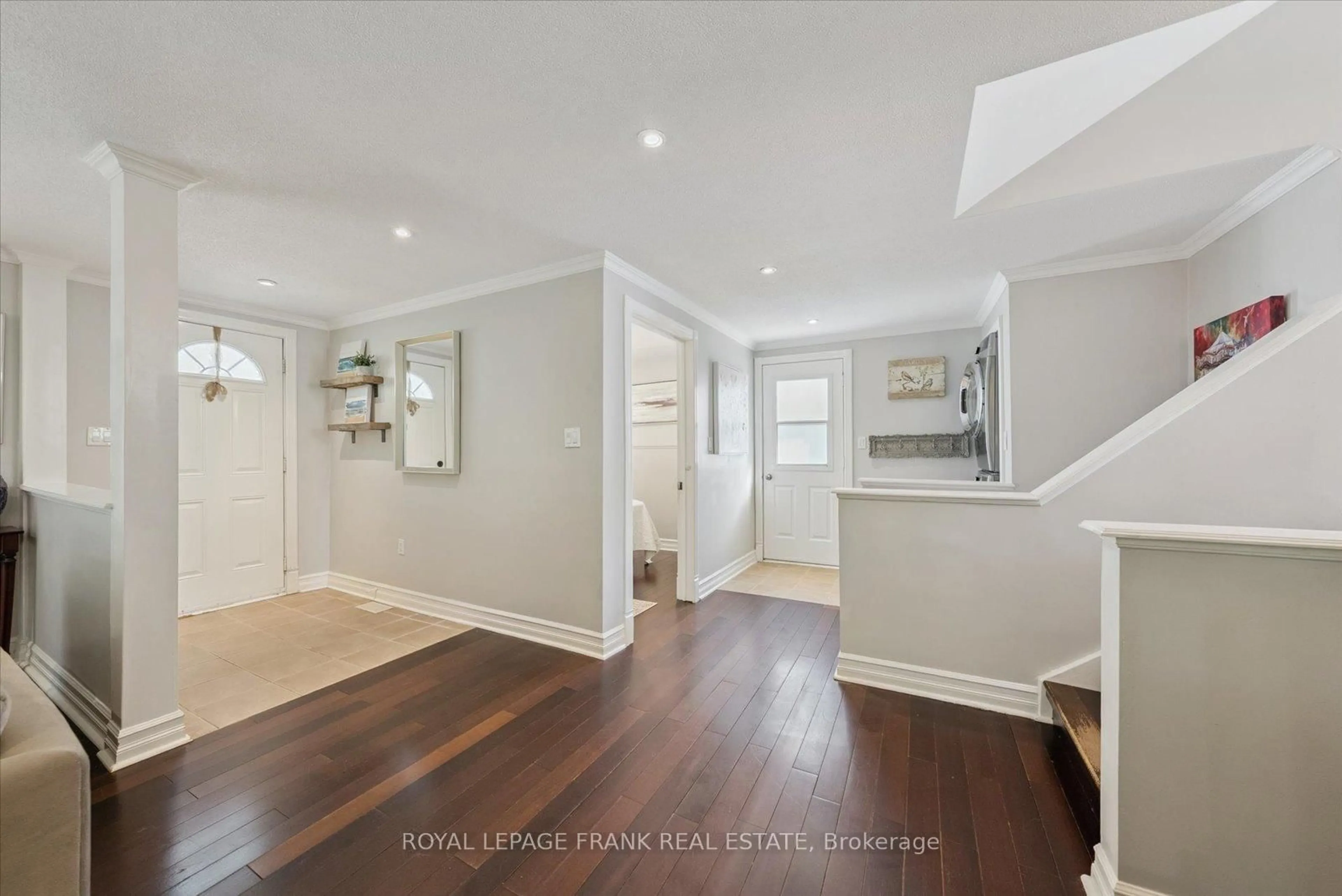 Indoor entryway for 4447 Highway 2 Rd, Clarington Ontario L0A 1J0