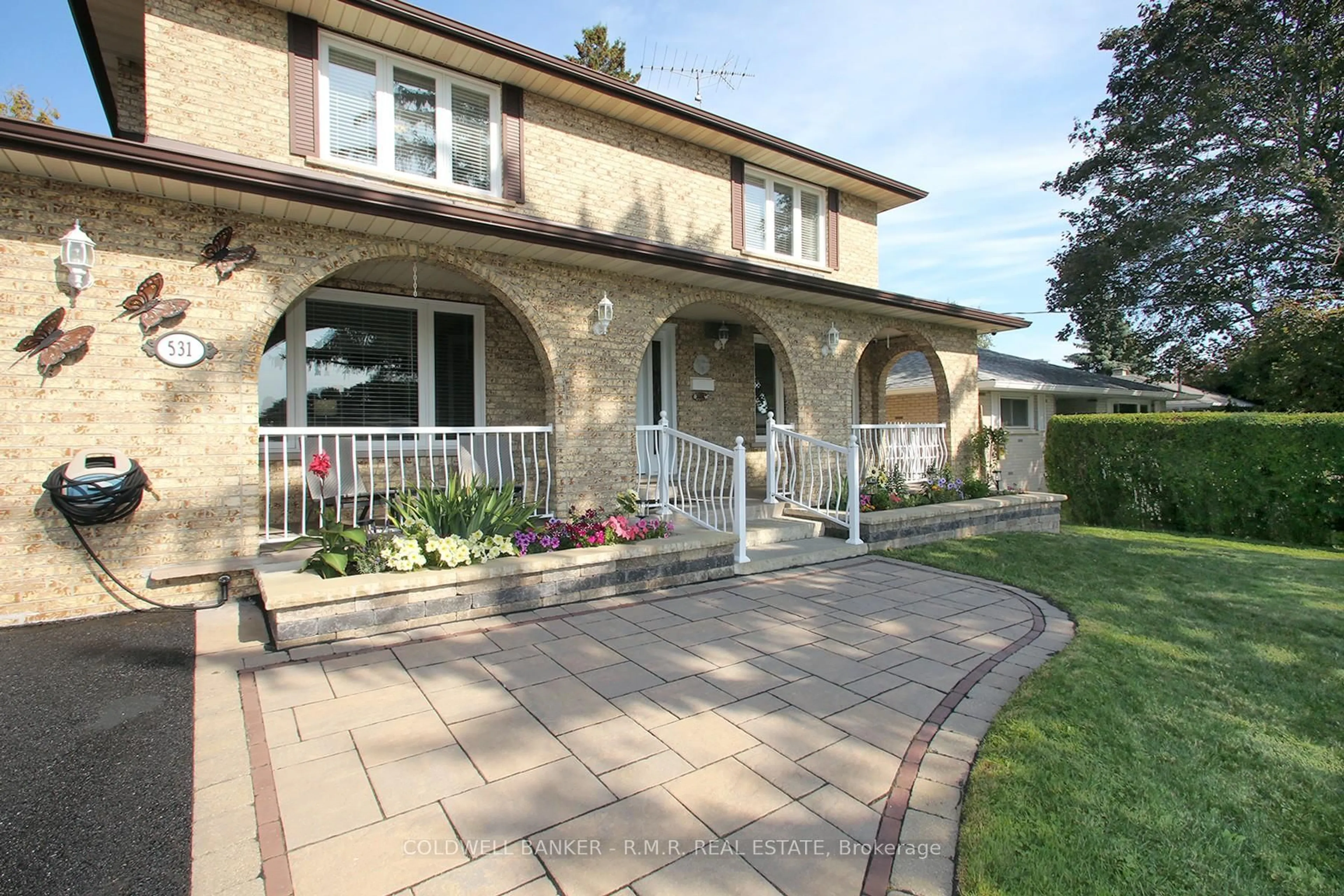 Patio, street for 531 Nipigon St, Oshawa Ontario L1J 4P7