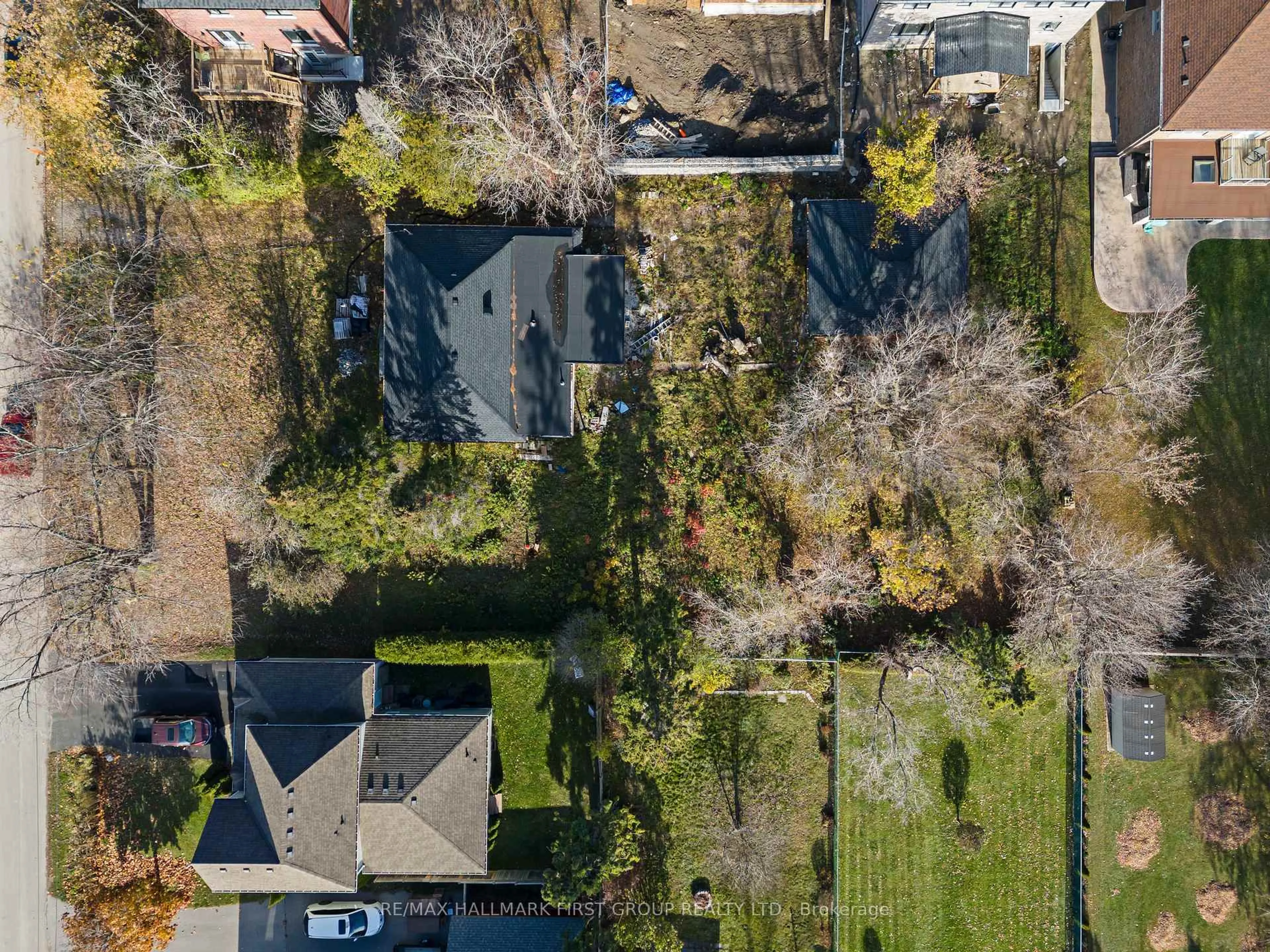 A pic from outside/outdoor area/front of a property/back of a property/a pic from drone, street for 515 Ruthel Rd, Ajax Ontario L1S 1E5