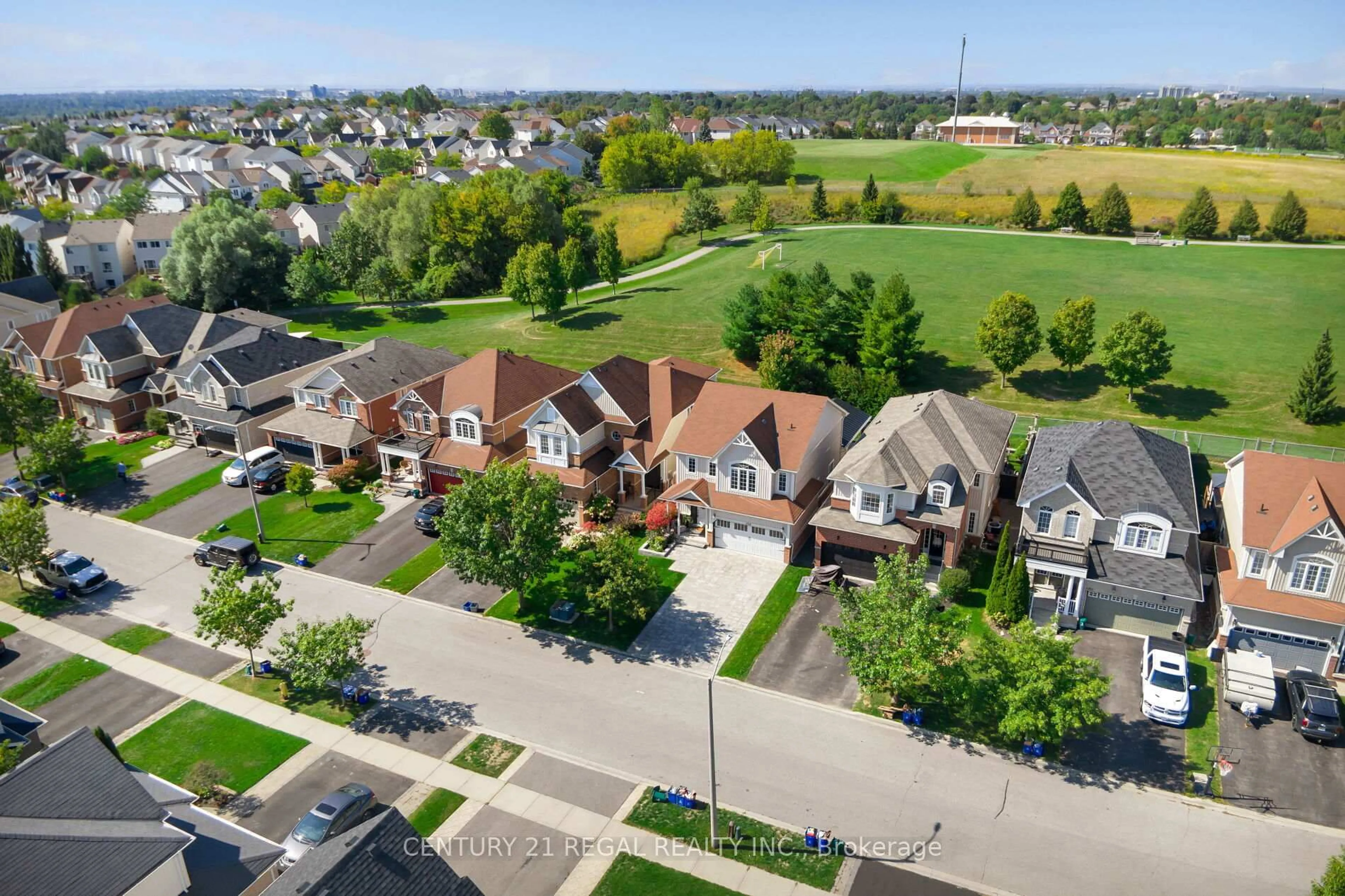 A pic from outside/outdoor area/front of a property/back of a property/a pic from drone, street for 1254 Meath Dr, Oshawa Ontario L1K 0M7