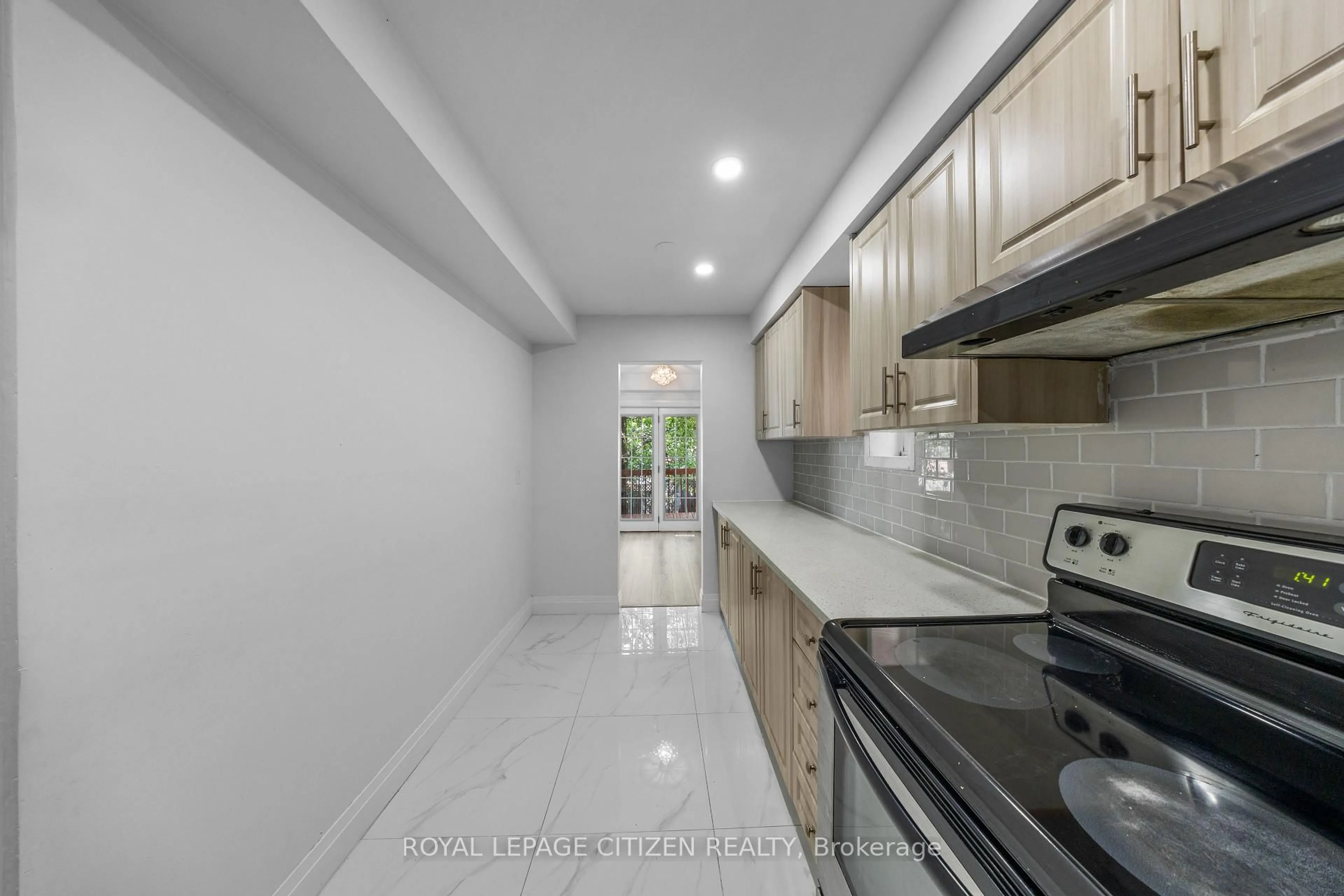 Standard kitchen, ceramic/tile floor for 116 Ducatel Cres, Ajax Ontario L1T 3B1