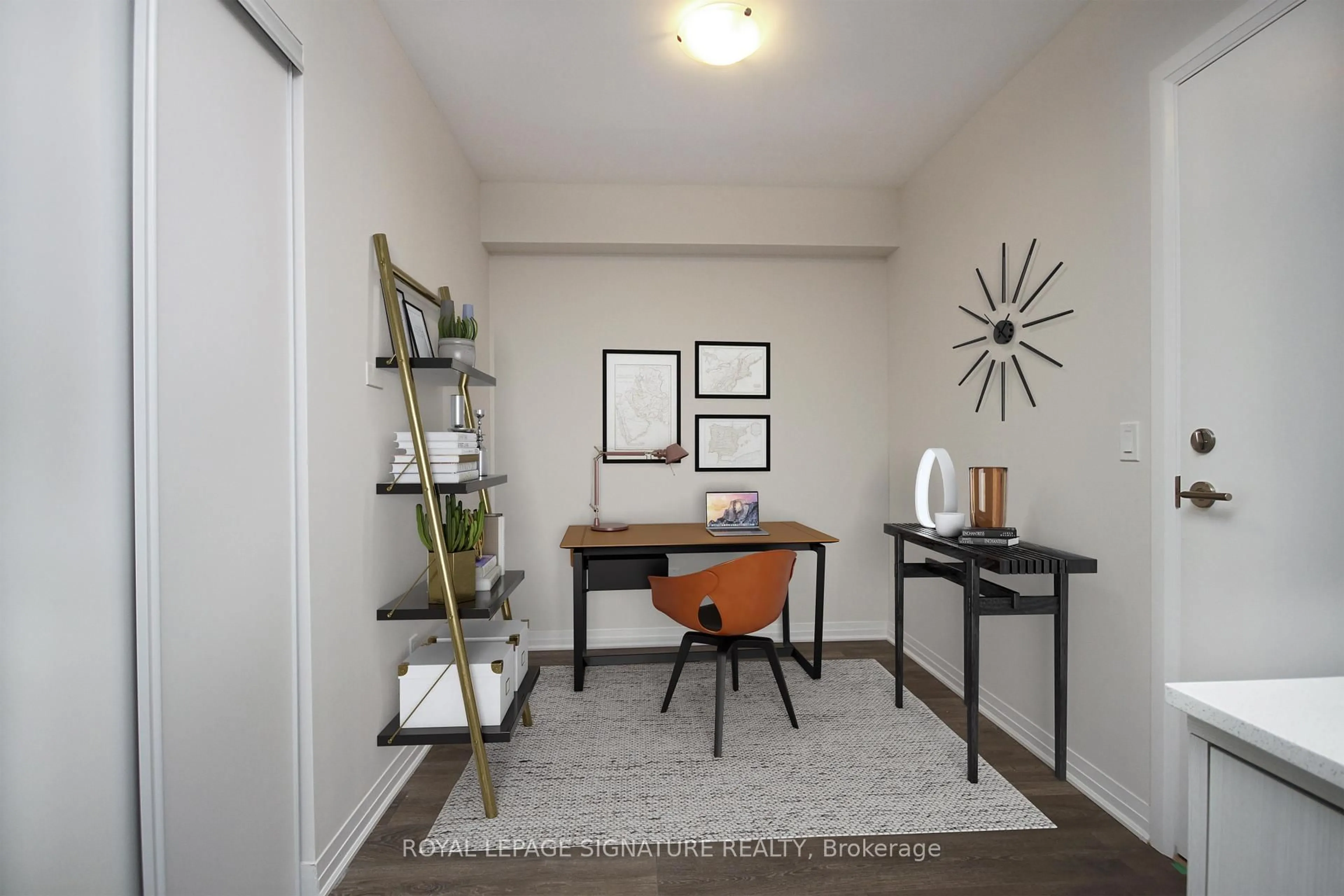 Indoor entryway for 2301 Danforth Ave #325, Toronto Ontario M4C 1K5