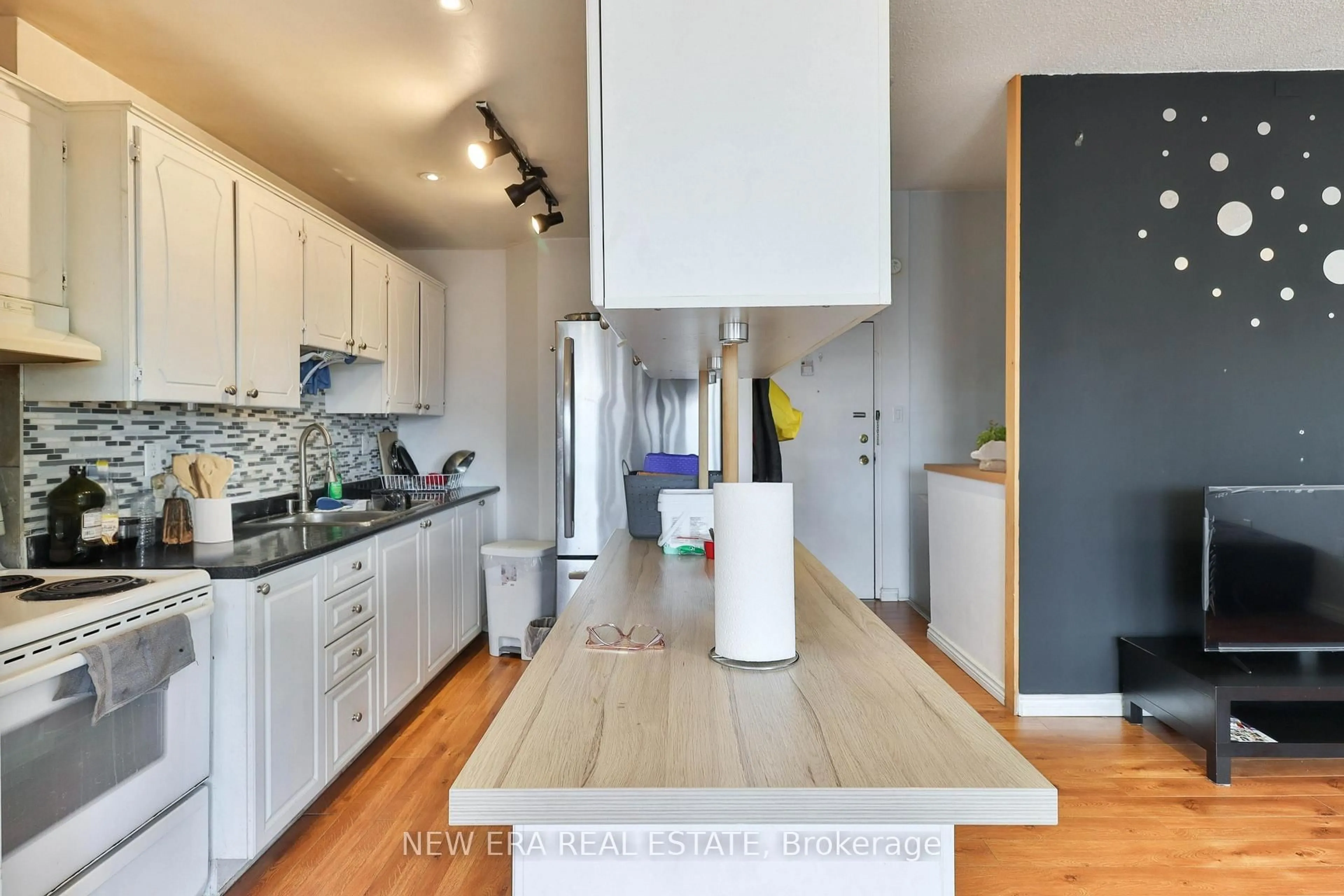 Unknown for 4064 Lawrence Ave #602, Toronto Ontario M1E 4V6