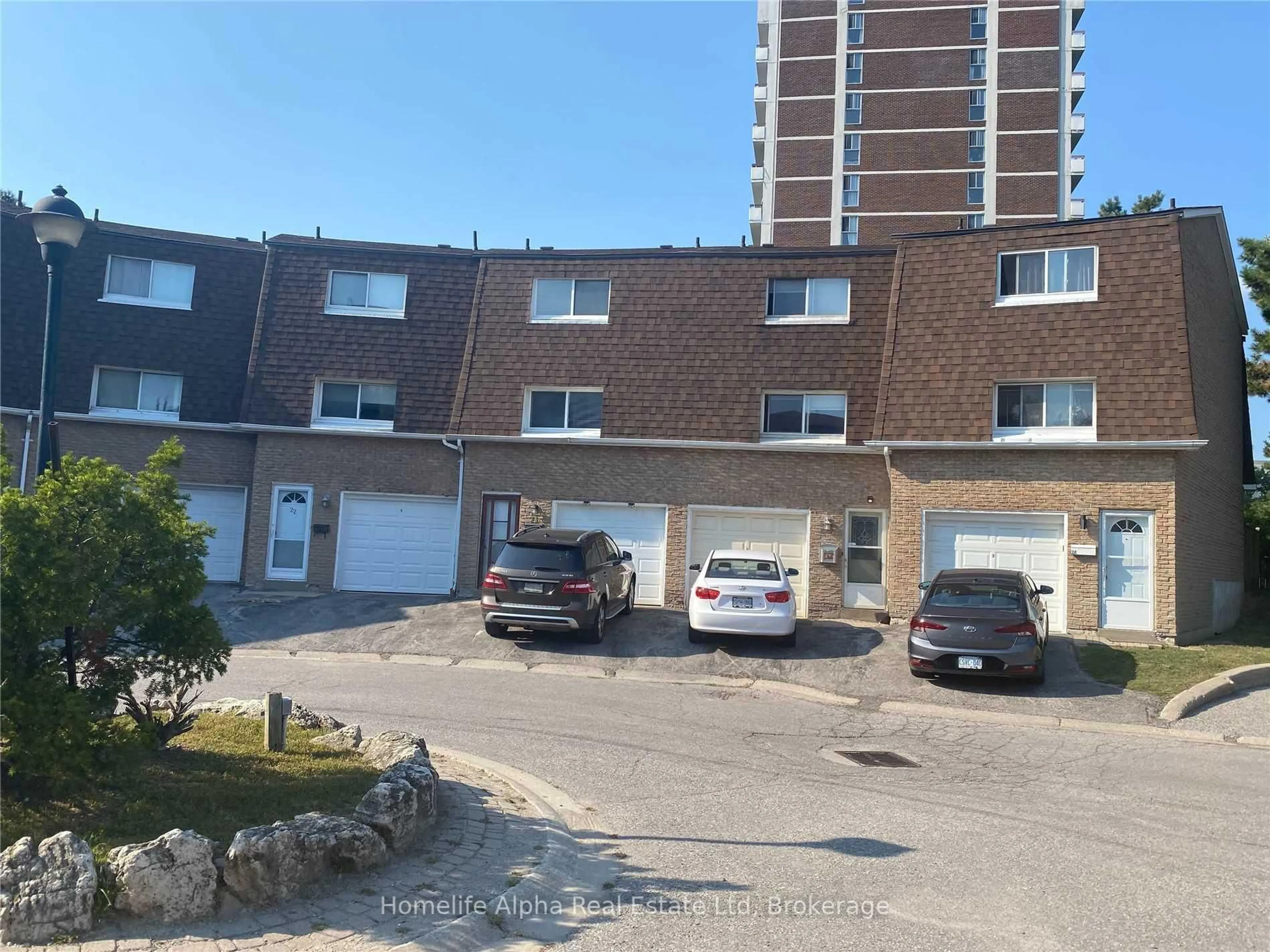 A pic from outside/outdoor area/front of a property/back of a property/a pic from drone, street for 300 Bridletowne Circ #24, Toronto Ontario M1W 2G8