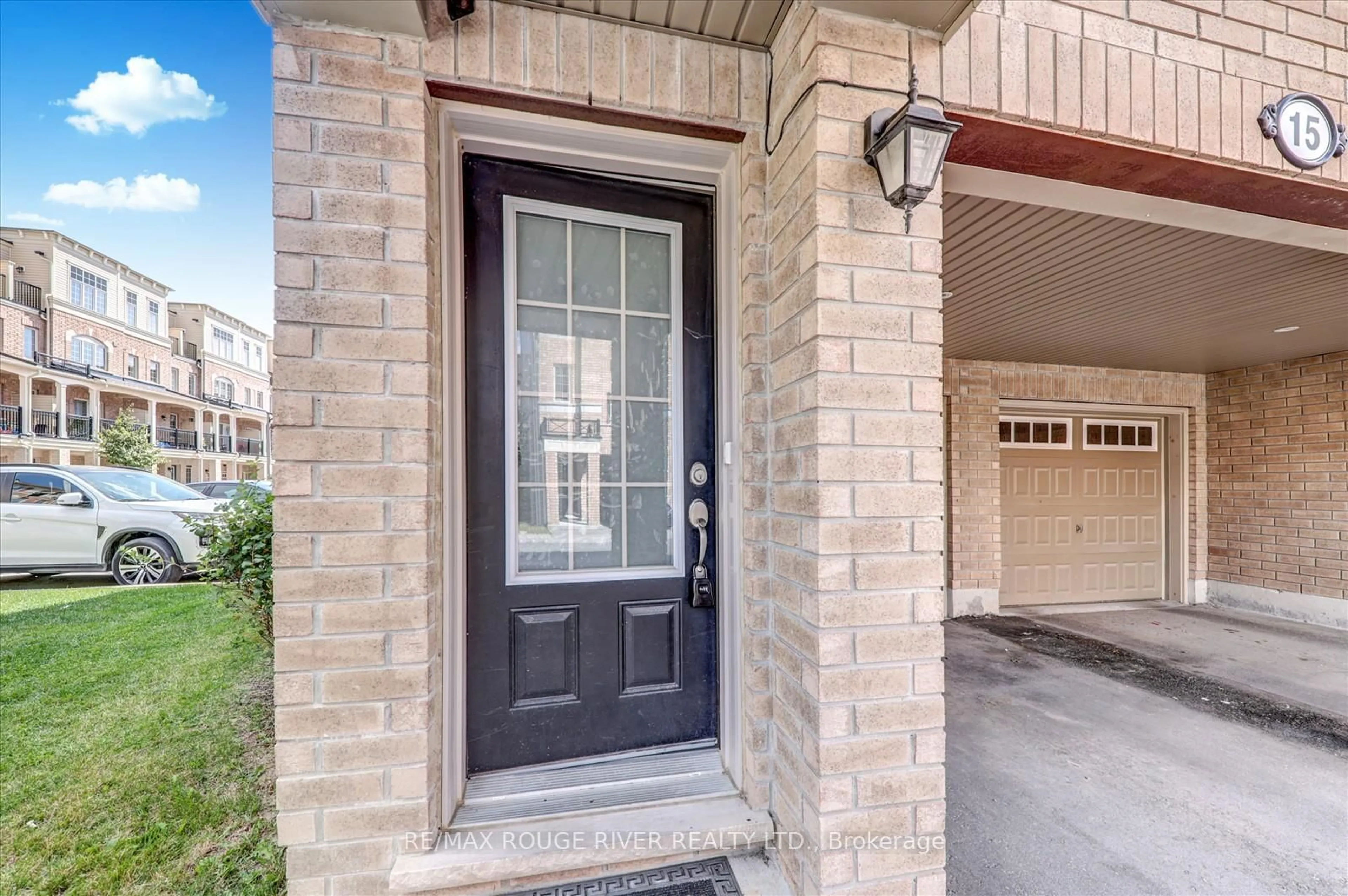 Indoor entryway for 15 Filly Path #446, Oshawa Ontario L1L 0K8