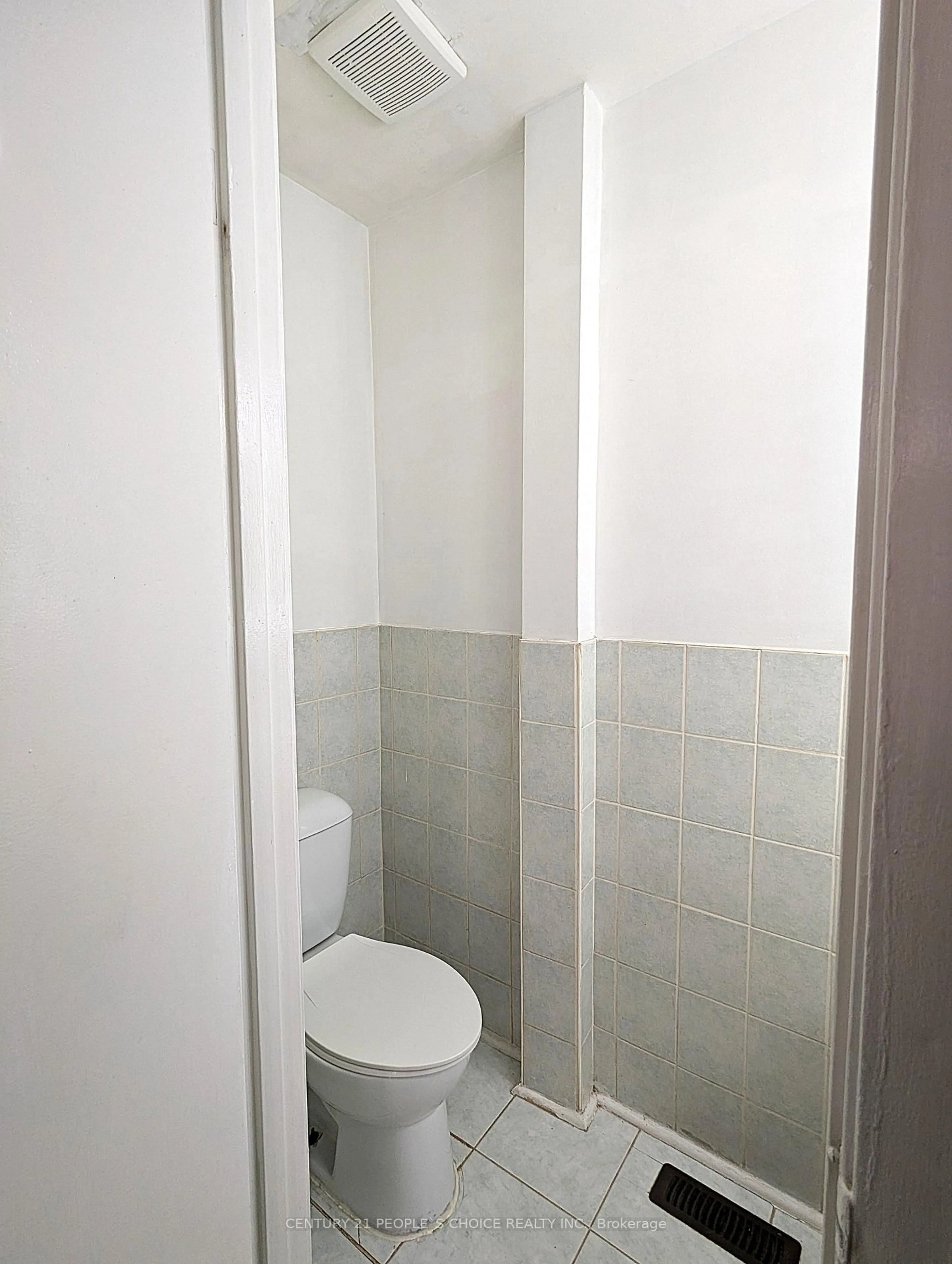 Standard bathroom, floor is not visible for 45 Whiteleas Ave, Toronto Ontario M1B 1W8