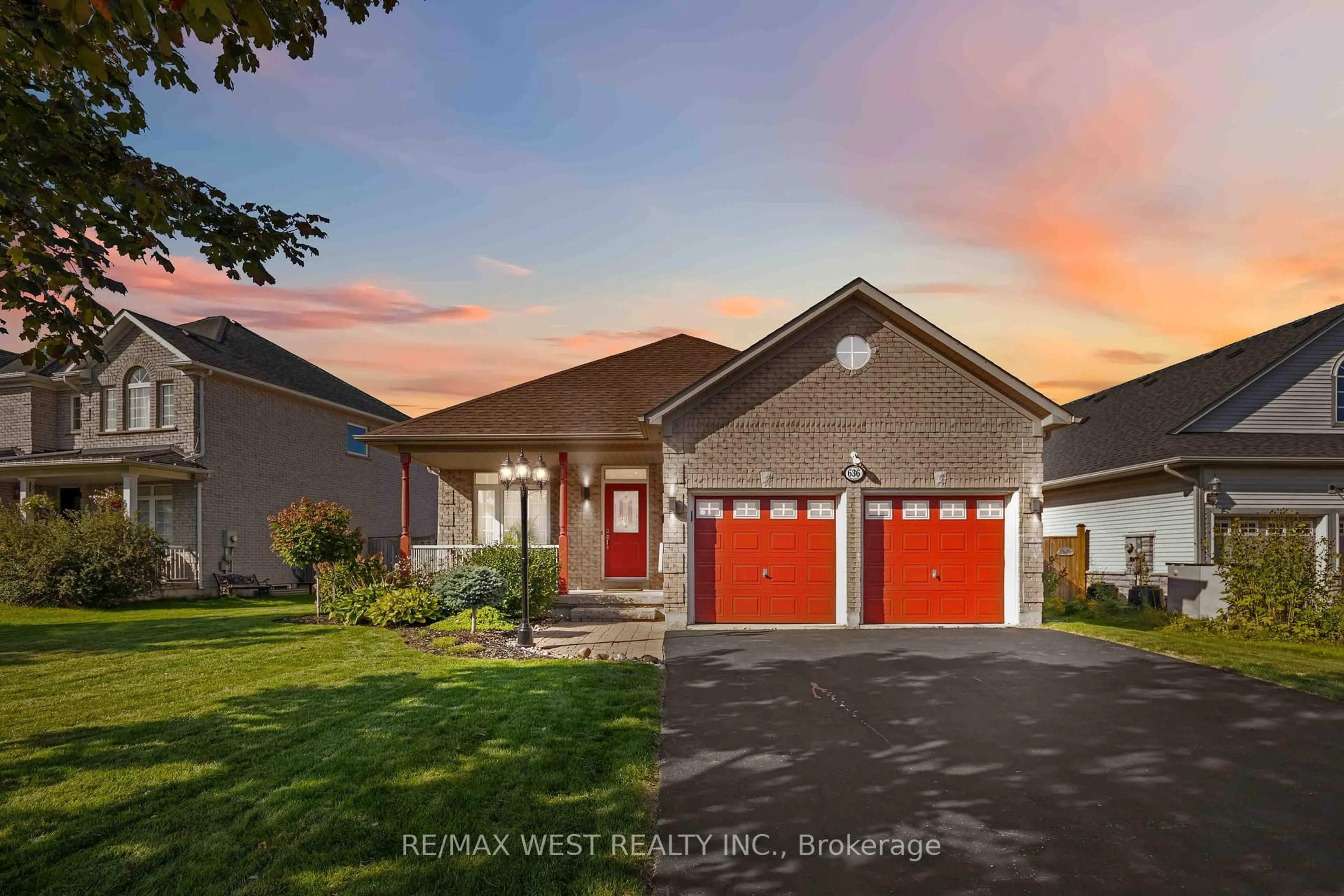 Home with vinyl exterior material, street for 636 Faywood Cres, Oshawa Ontario L1K 2S4
