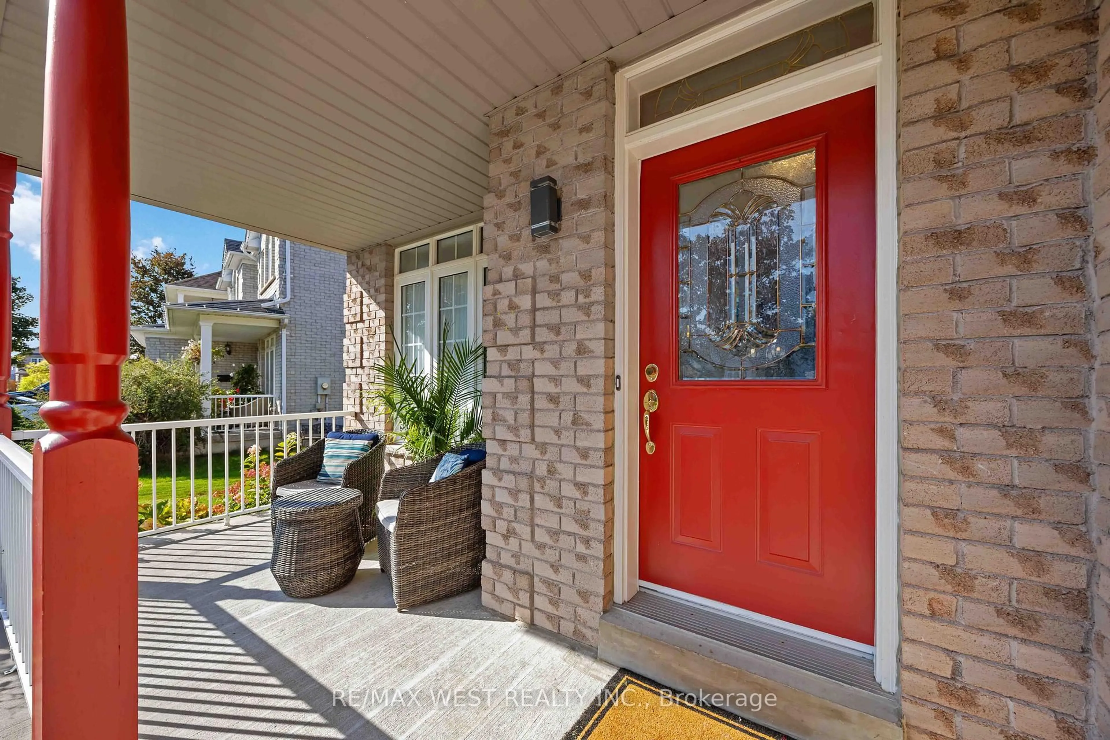 Indoor entryway for 636 Faywood Cres, Oshawa Ontario L1K 2S4