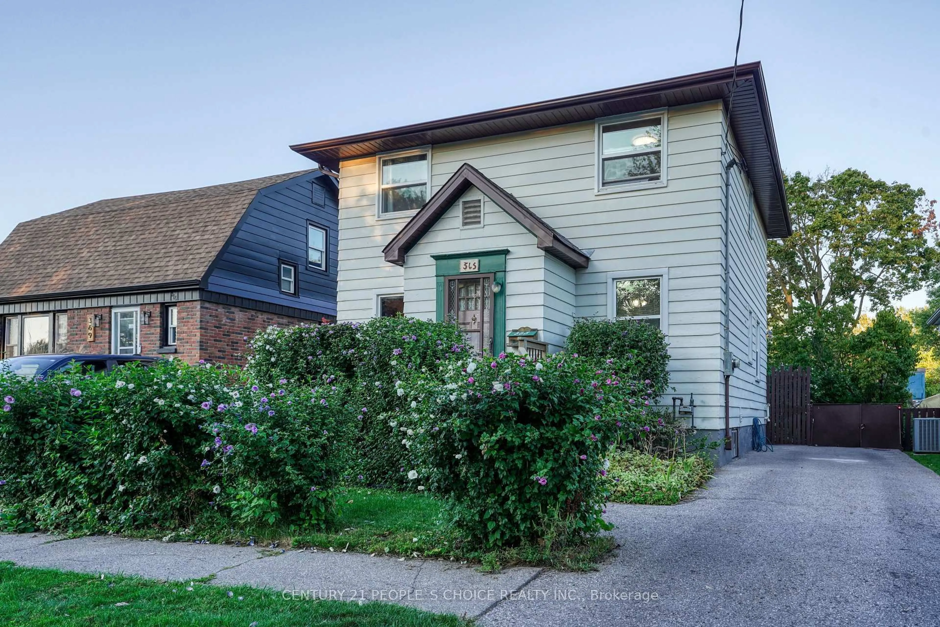 Home with brick exterior material, street for 365 Division St, Oshawa Ontario L1G 5M8