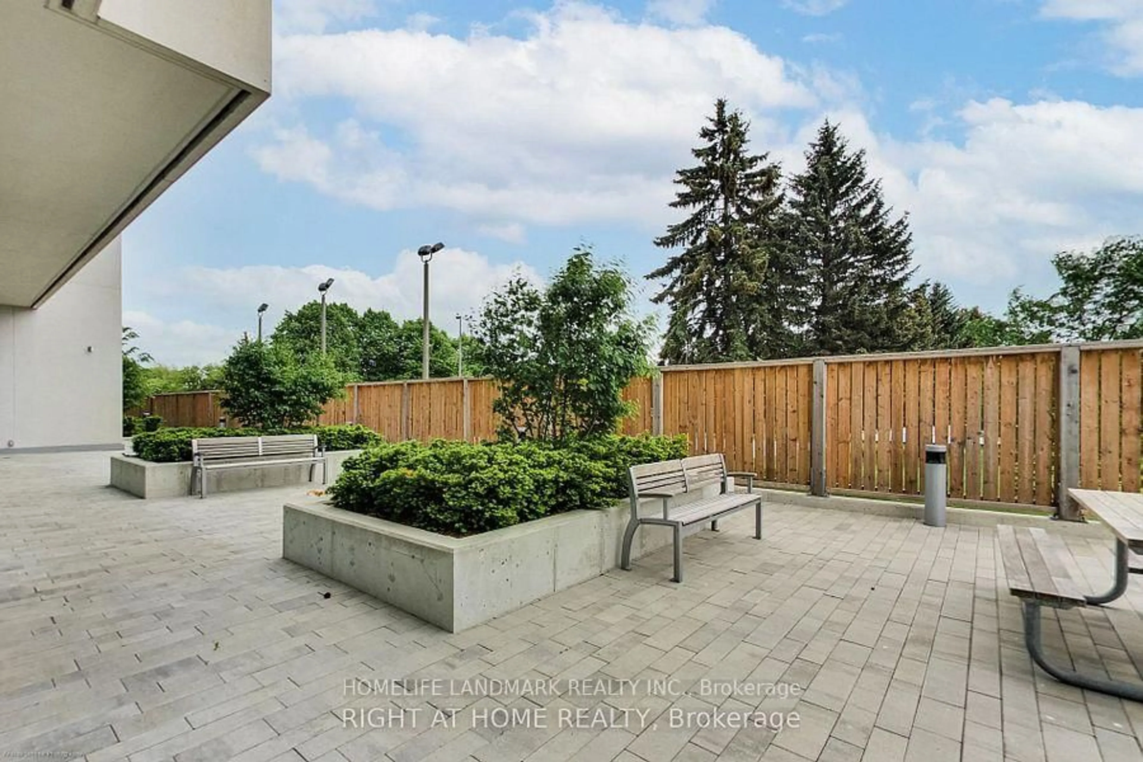 Patio, street for 1346 Danforth Rd #302, Toronto Ontario M1J 0A9