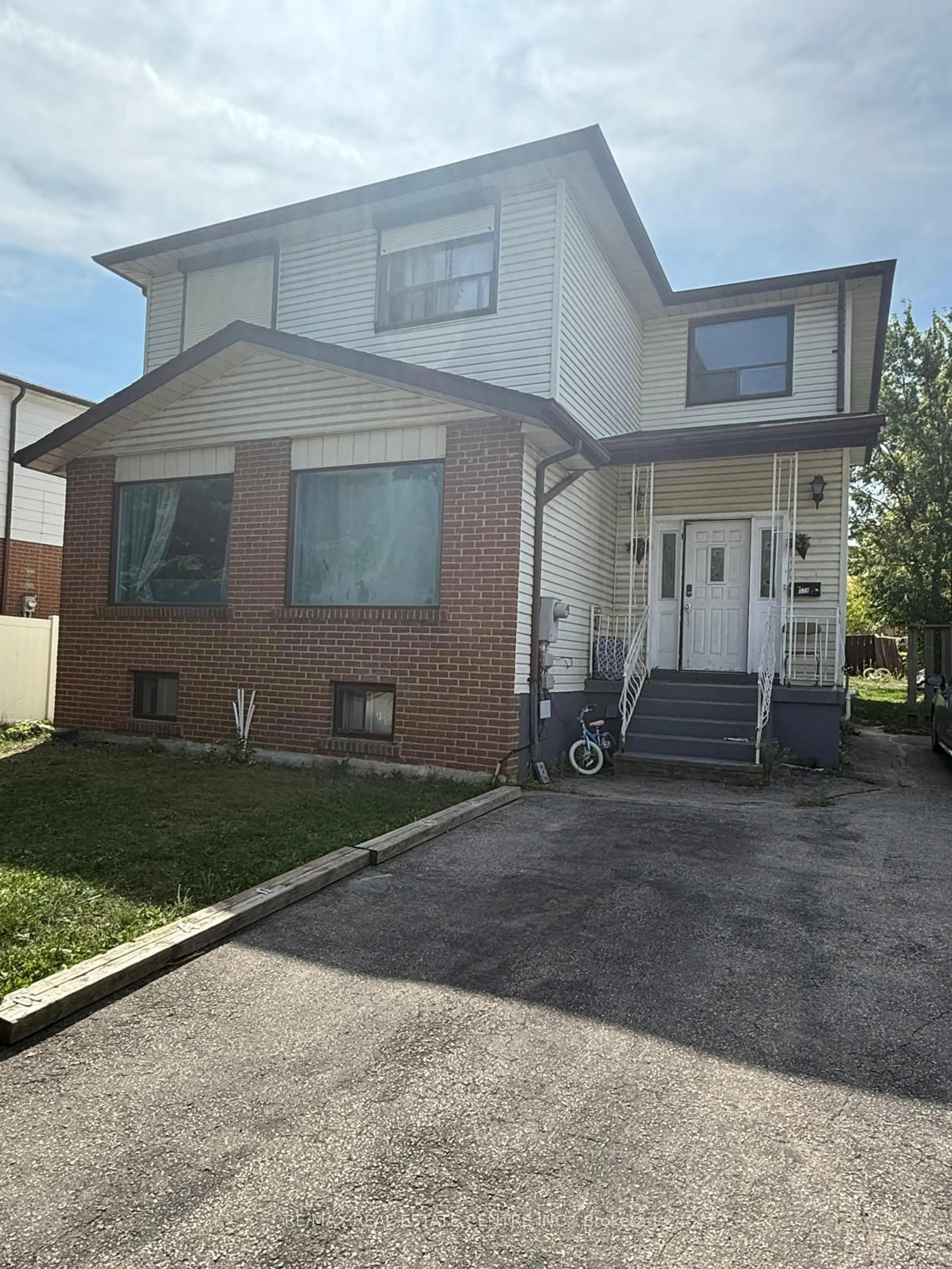 Home with brick exterior material, street for 339 Burrows Hall Blvd, Toronto Ontario M1B 1H6