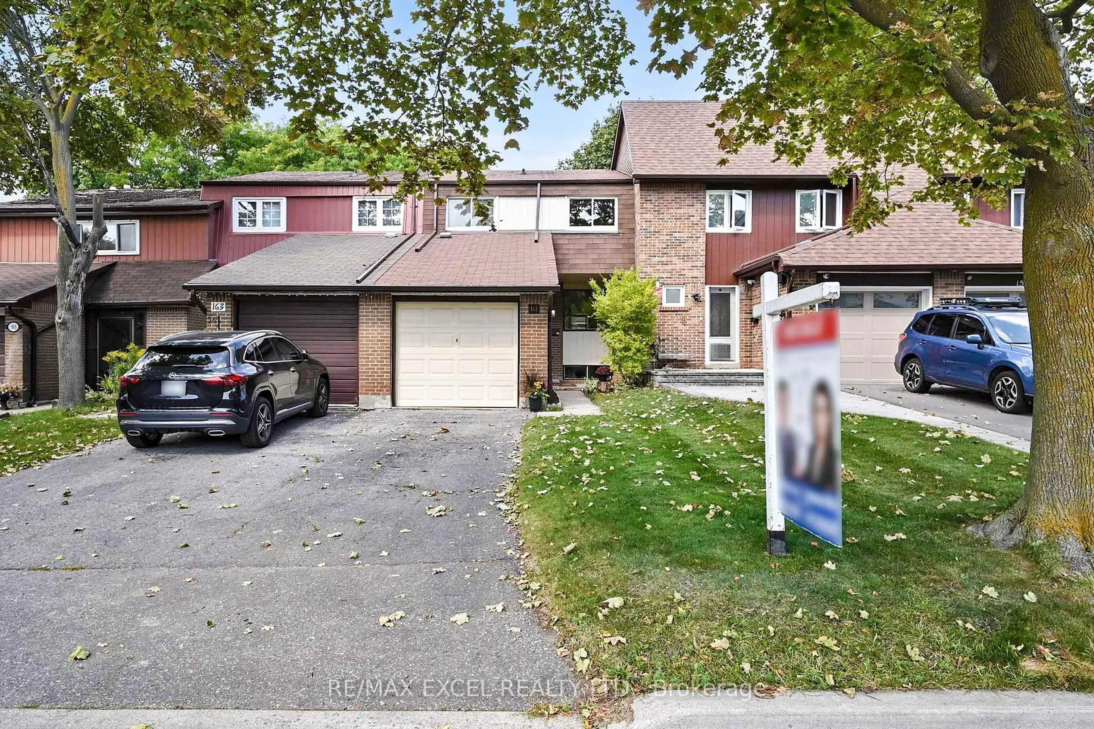 Unknown for 161 Carolbreen Sq, Toronto Ontario M1V 1J1