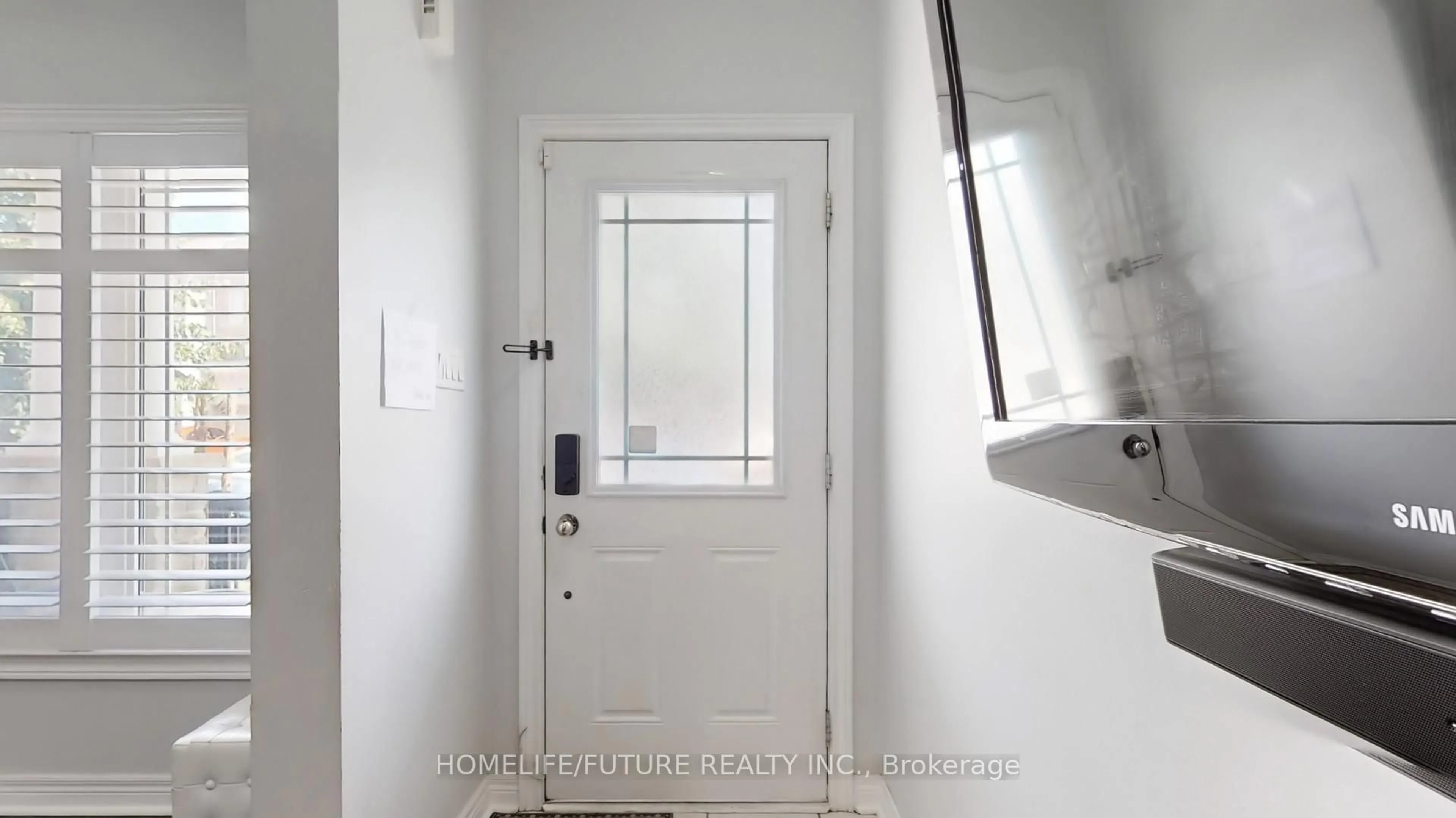 Indoor entryway for 44 Arfield Ave, Ajax Ontario L1Z 0G5