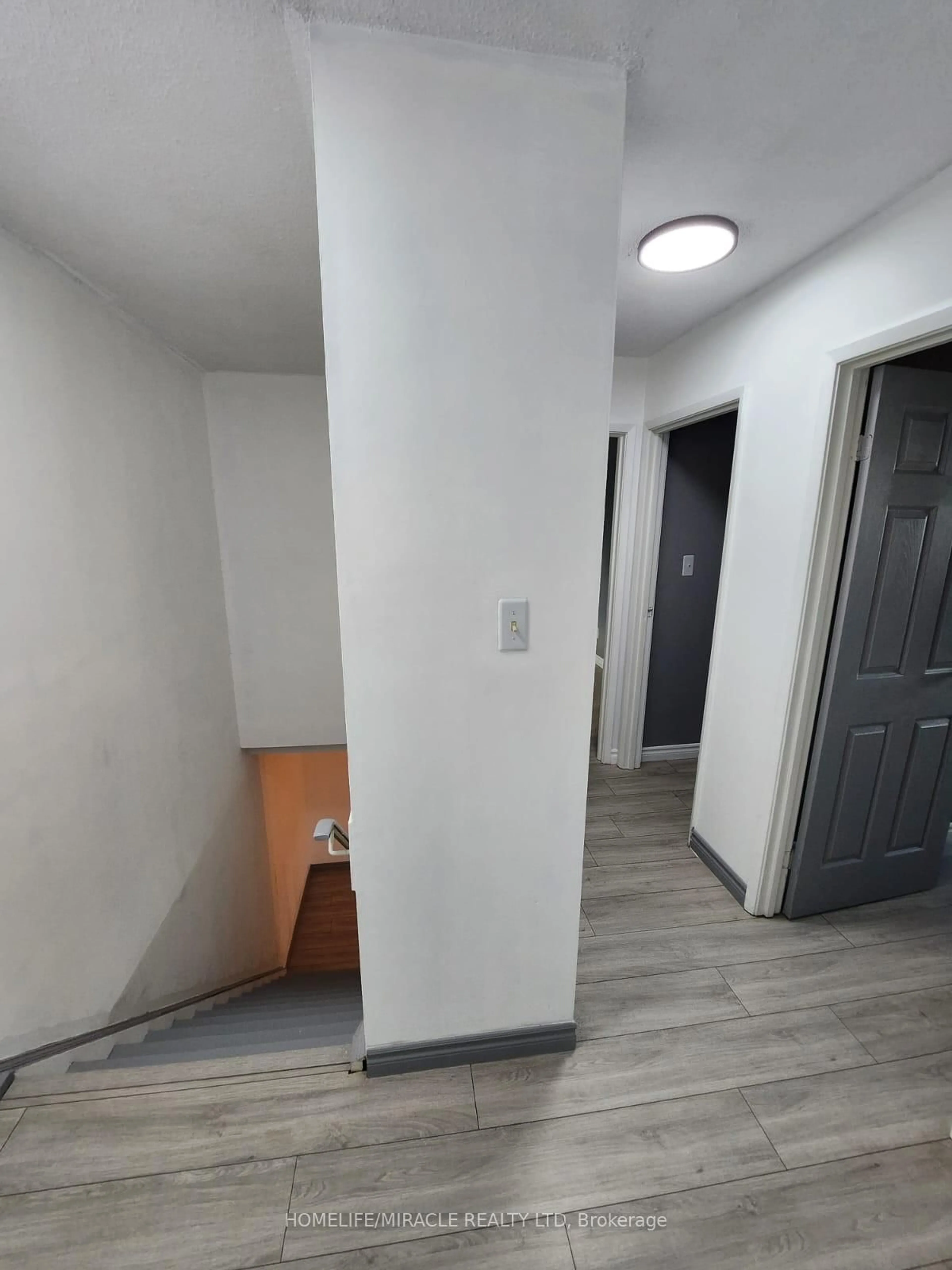 A pic of a room for 1100 Oxford St #2, Oshawa Ontario L1J 6G4
