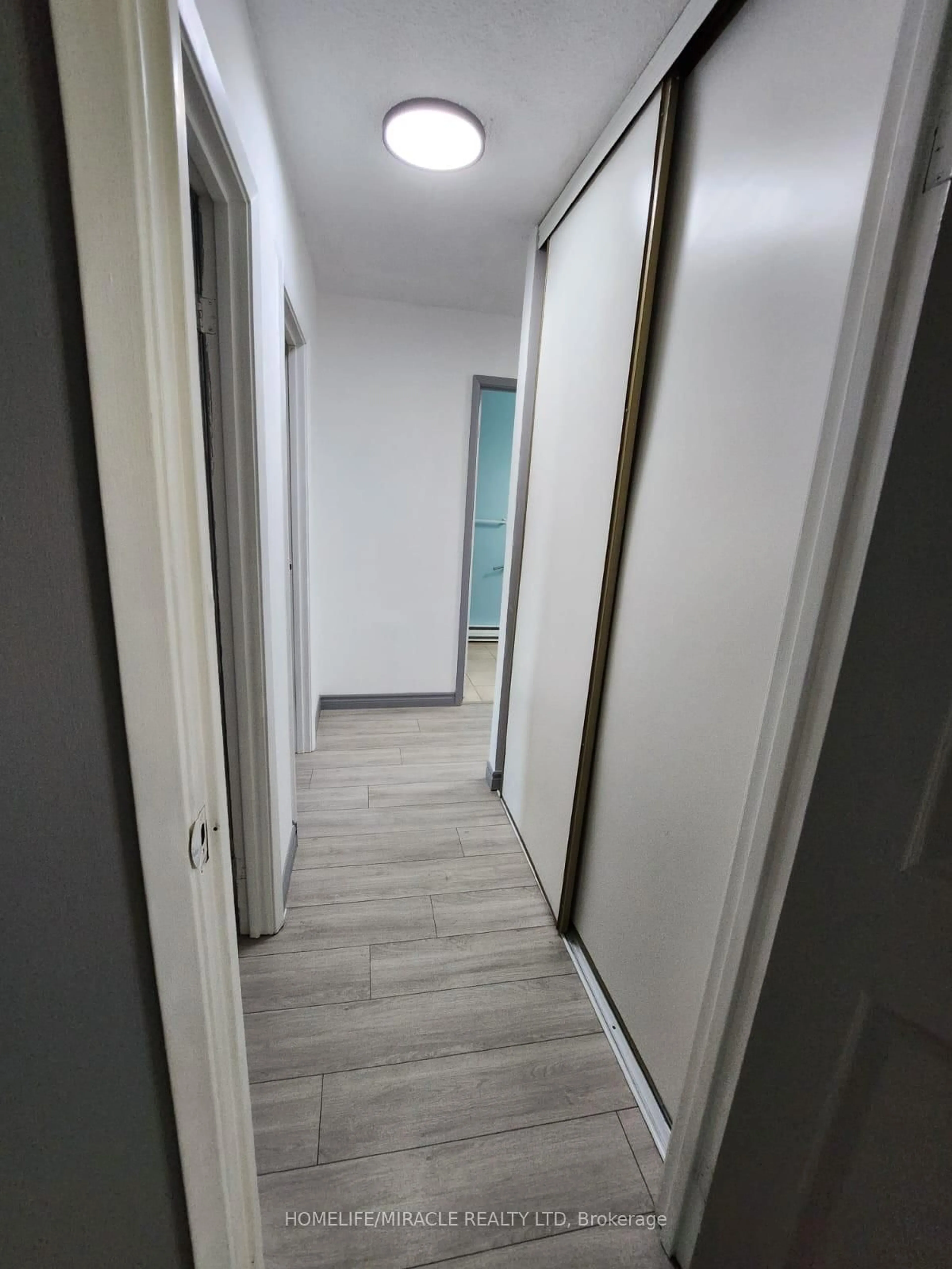 A pic of a room for 1100 Oxford St #2, Oshawa Ontario L1J 6G4