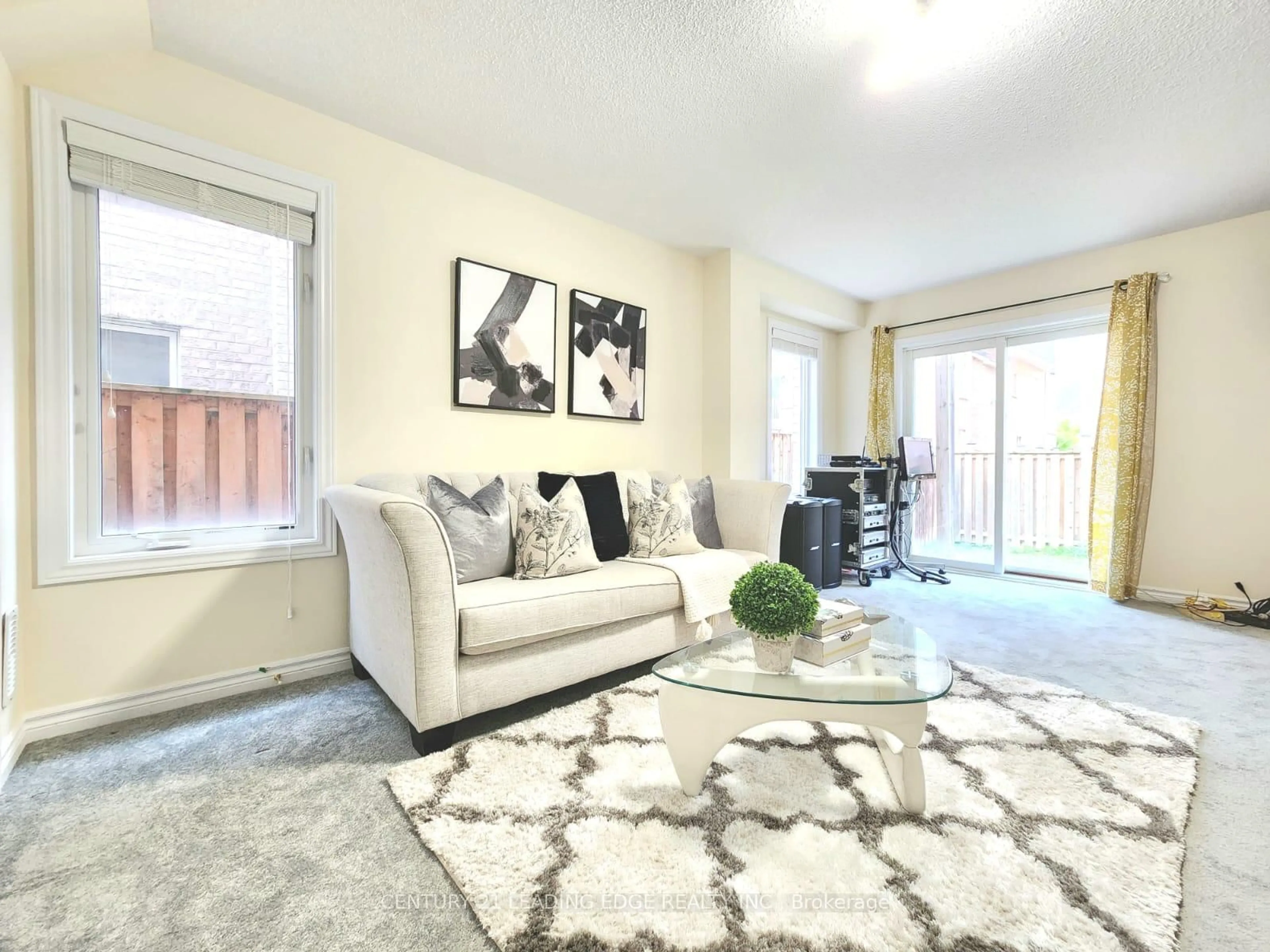 Living room with furniture, carpet floor for 1628 Winville Rd, Pickering Ontario L1X 0C7