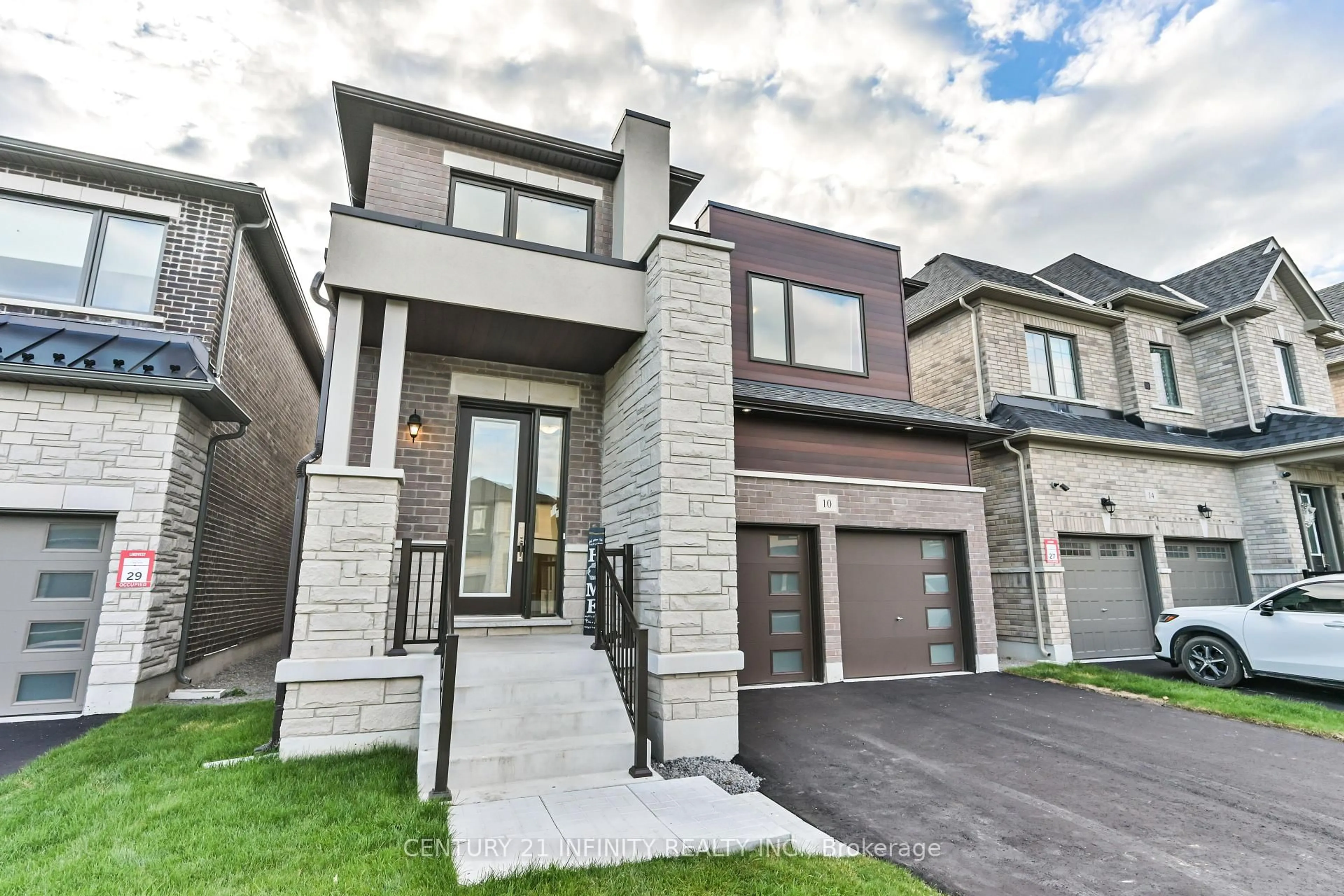 Home with brick exterior material, street for 10 Hoad St, Clarington Ontario L1B 0W1