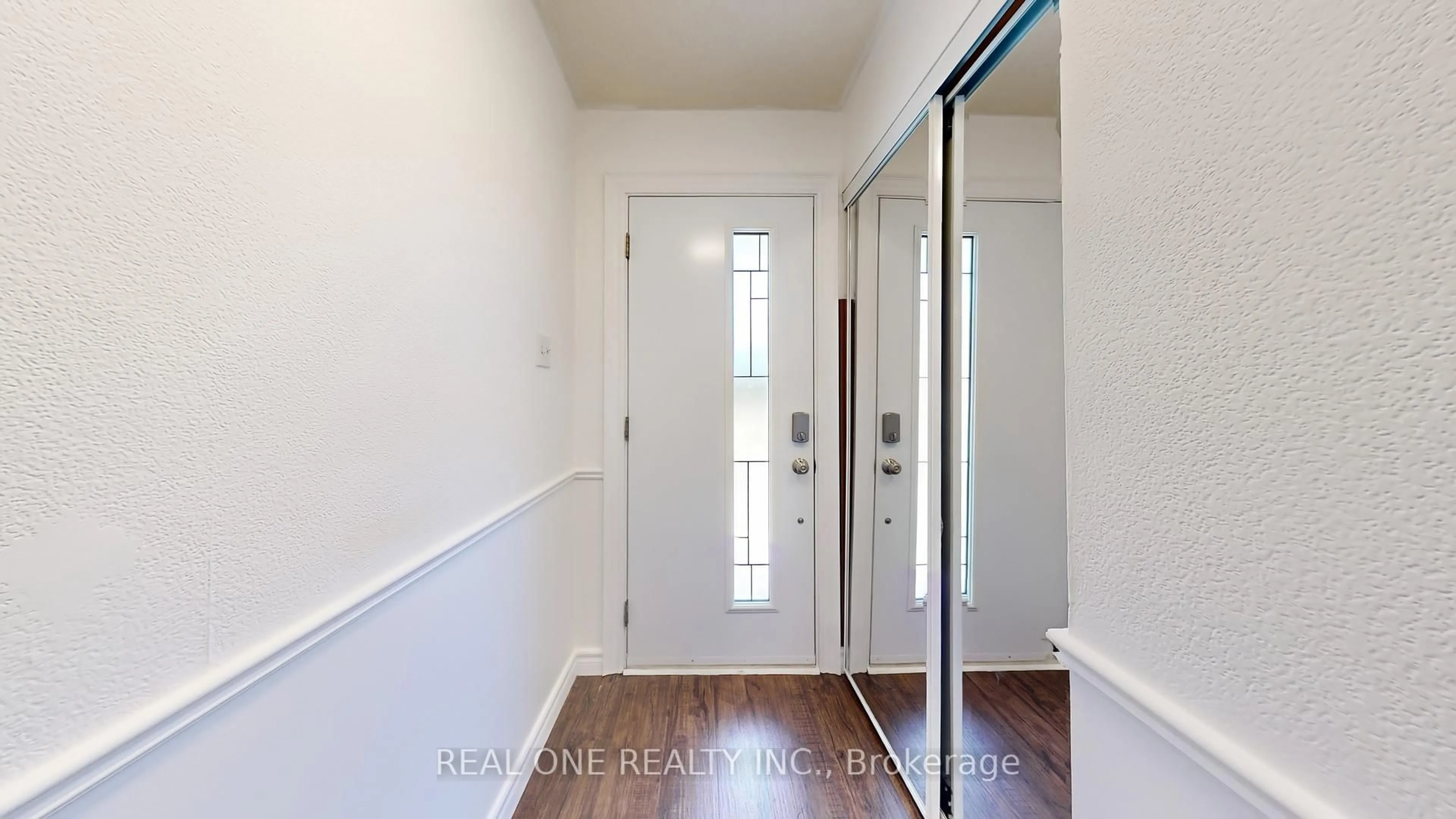 Indoor entryway for 68 Large Cres, Ajax Ontario L1T 2T1