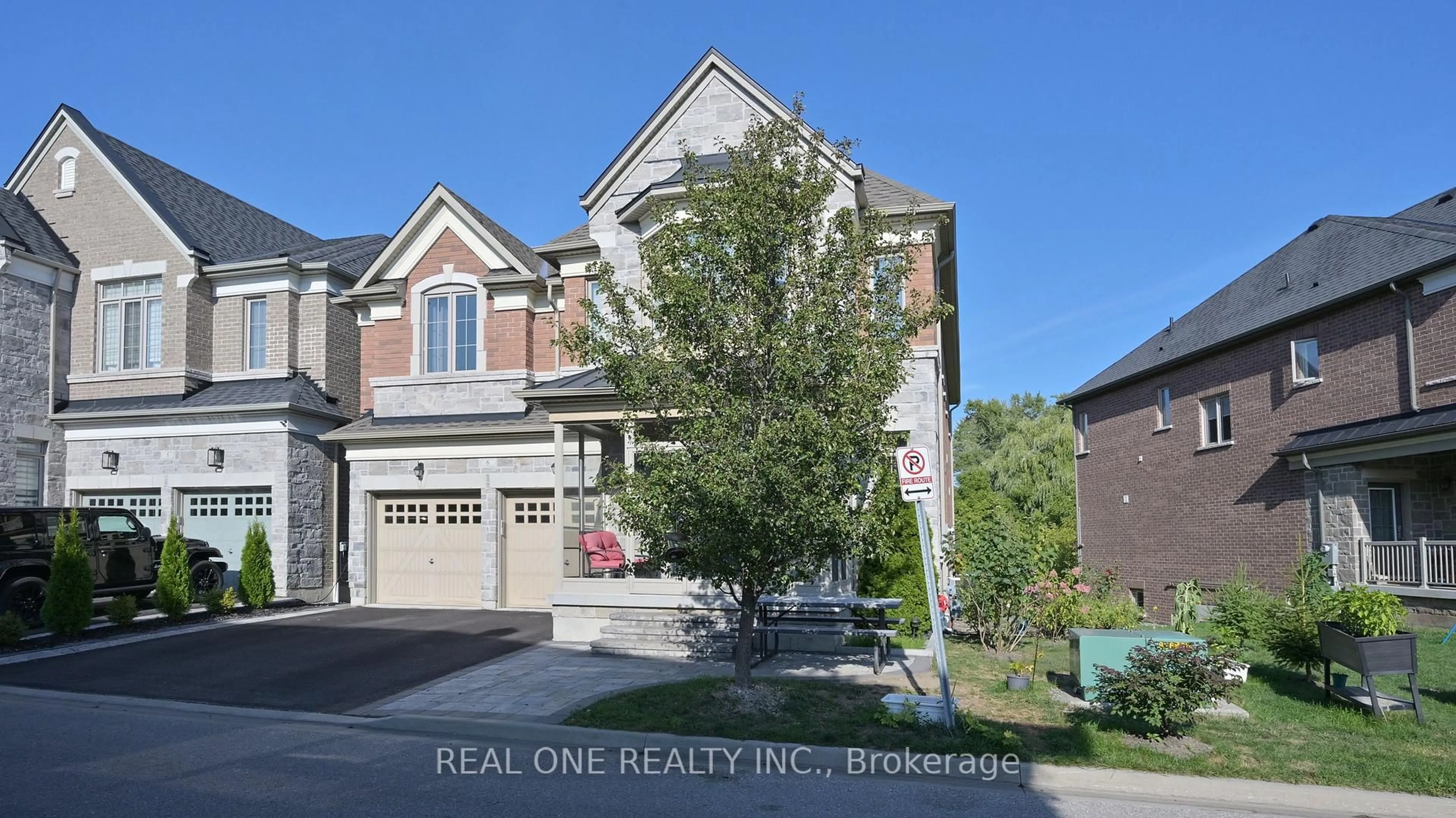 Unknown for 1815 Fairport Rd #6, Pickering Ontario L1V 1T2