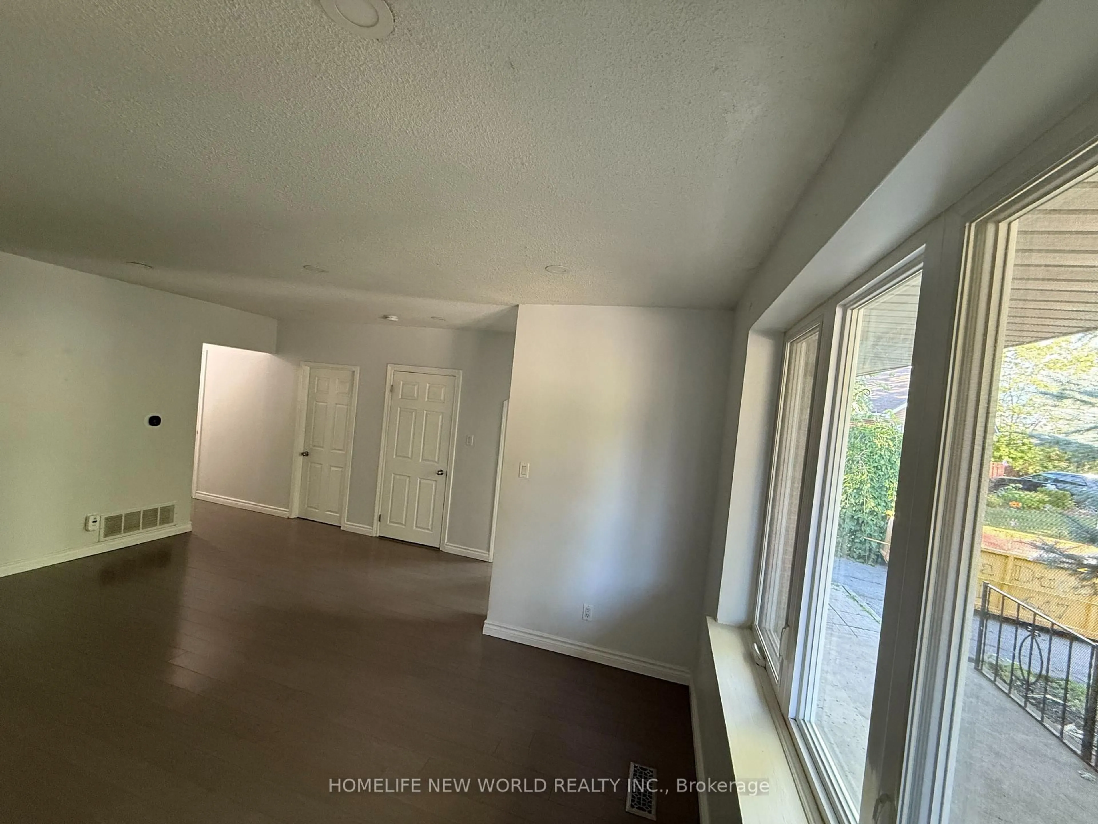 A pic of a room for 49 Thorncroft Cres, Ajax Ontario L1S 2S1