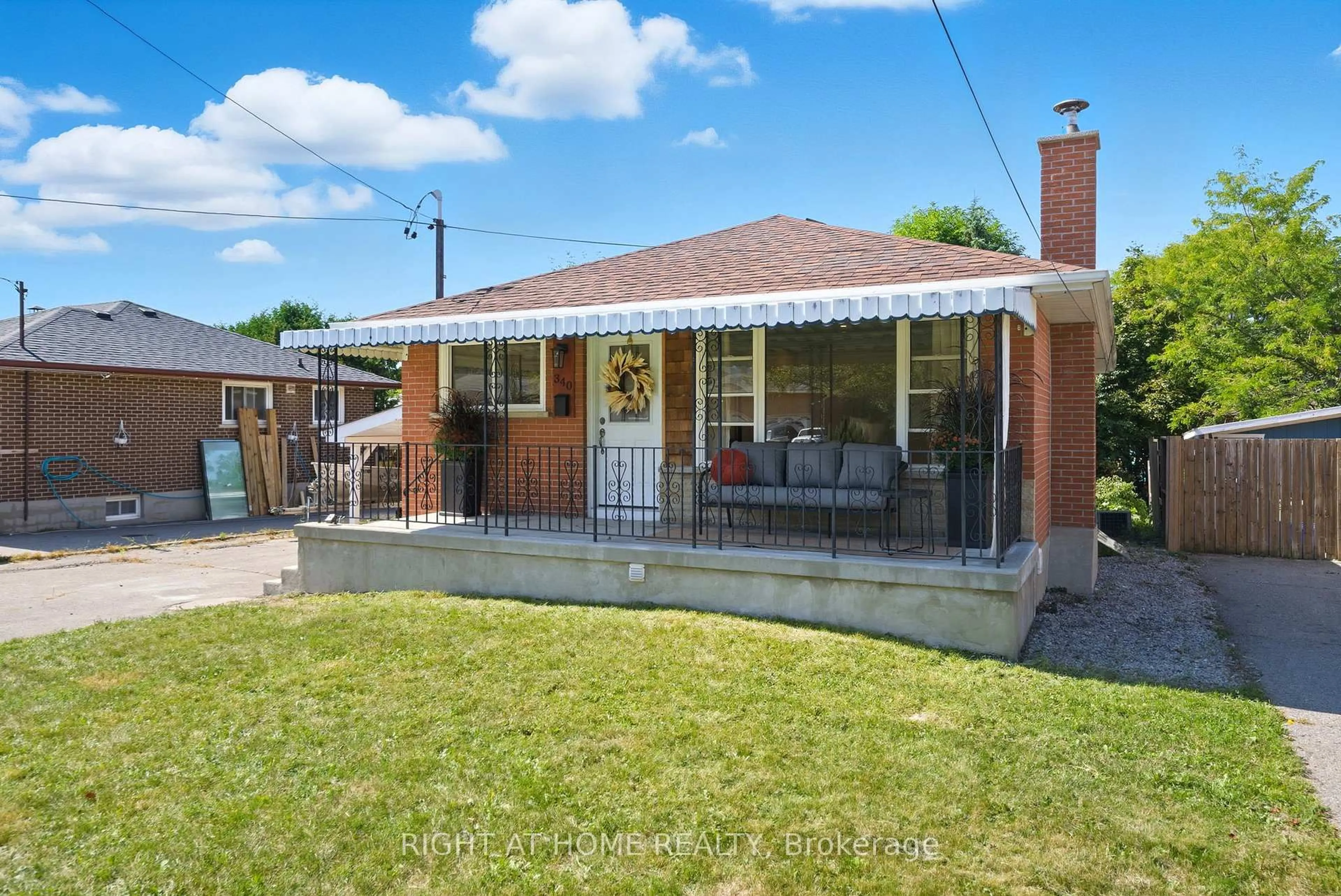A pic from outside/outdoor area/front of a property/back of a property/a pic from drone, street for 340 Grandview St, Oshawa Ontario L1H 7C7