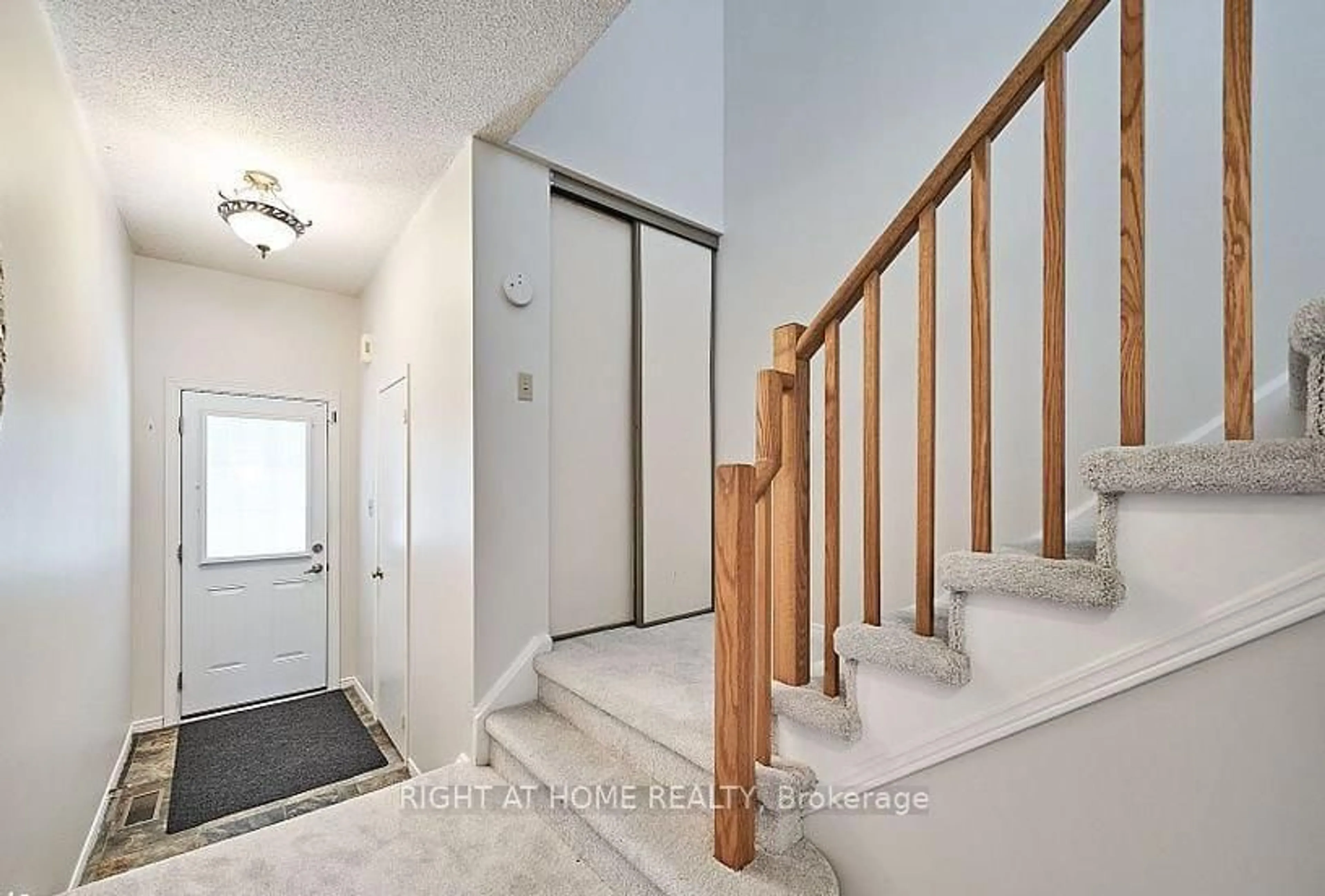 Unknown for 10 Bassett Blvd #18, Whitby Ontario L1N 9C3
