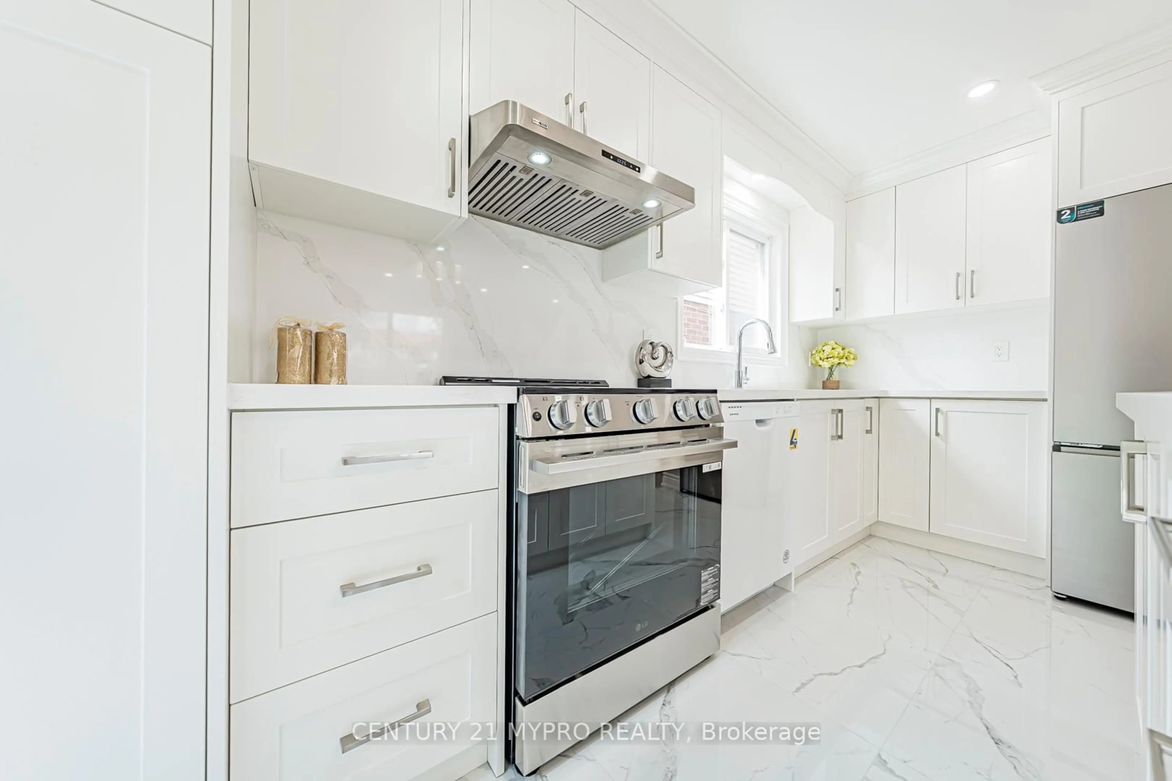 Contemporary kitchen, ceramic/tile floor for 47 Fieldside Dr, Toronto Ontario M1V 3C4