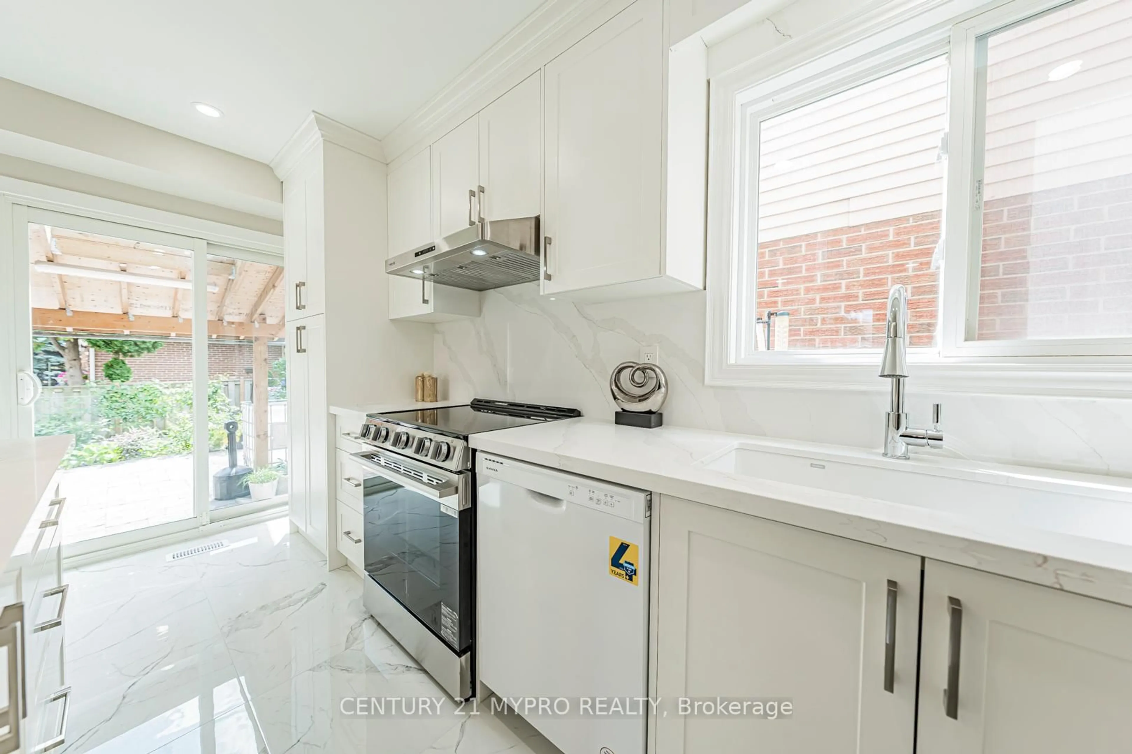 Contemporary kitchen, ceramic/tile floor for 47 Fieldside Dr, Toronto Ontario M1V 3C4