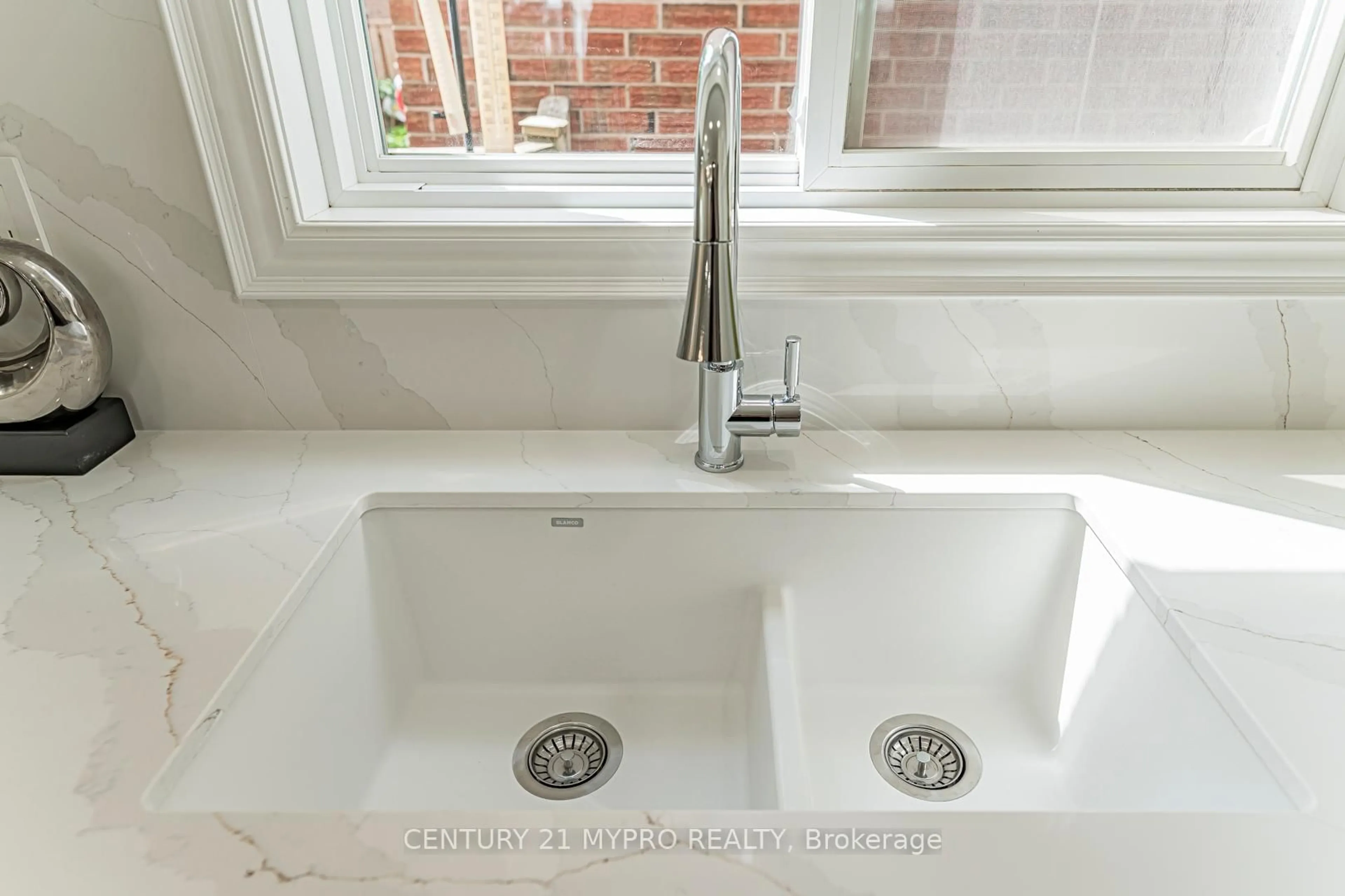 Contemporary kitchen, ceramic/tile floor for 47 Fieldside Dr, Toronto Ontario M1V 3C4