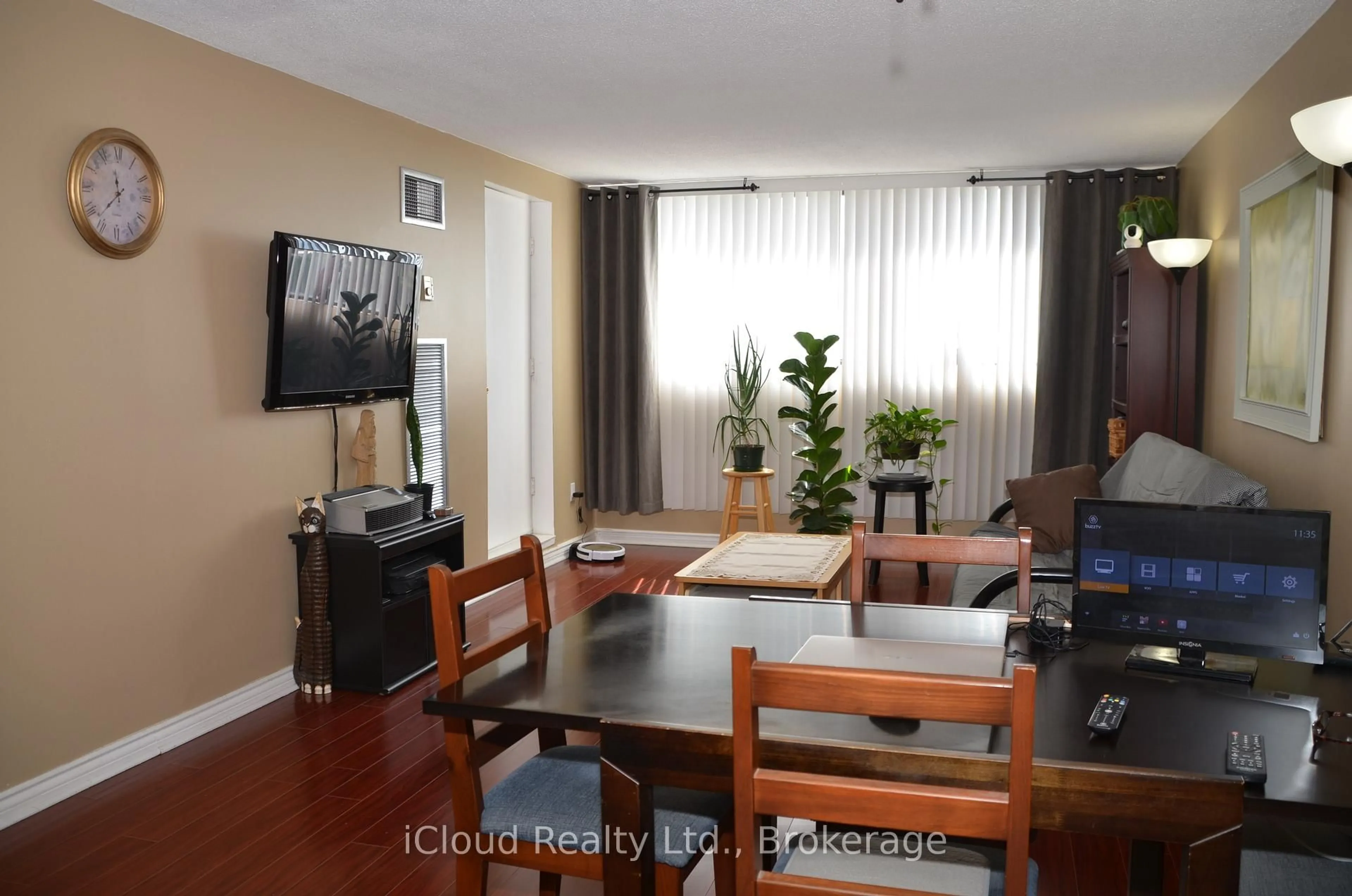 A pic of a room for 10 Tapscott Rd #1213, Toronto Ontario M1B 3L9