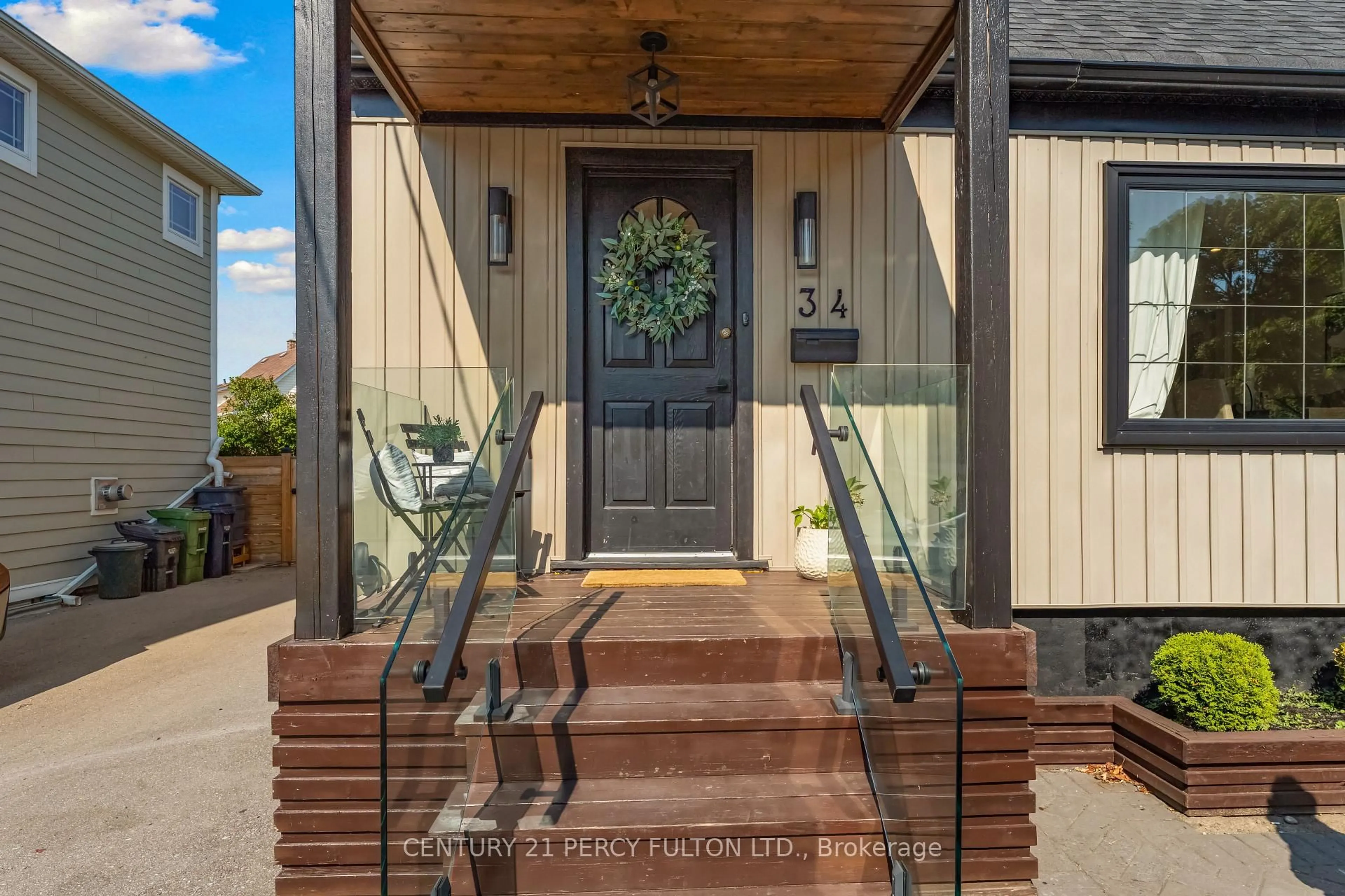 Indoor entryway for 34 Topham Rd, Toronto Ontario M4B 3K2