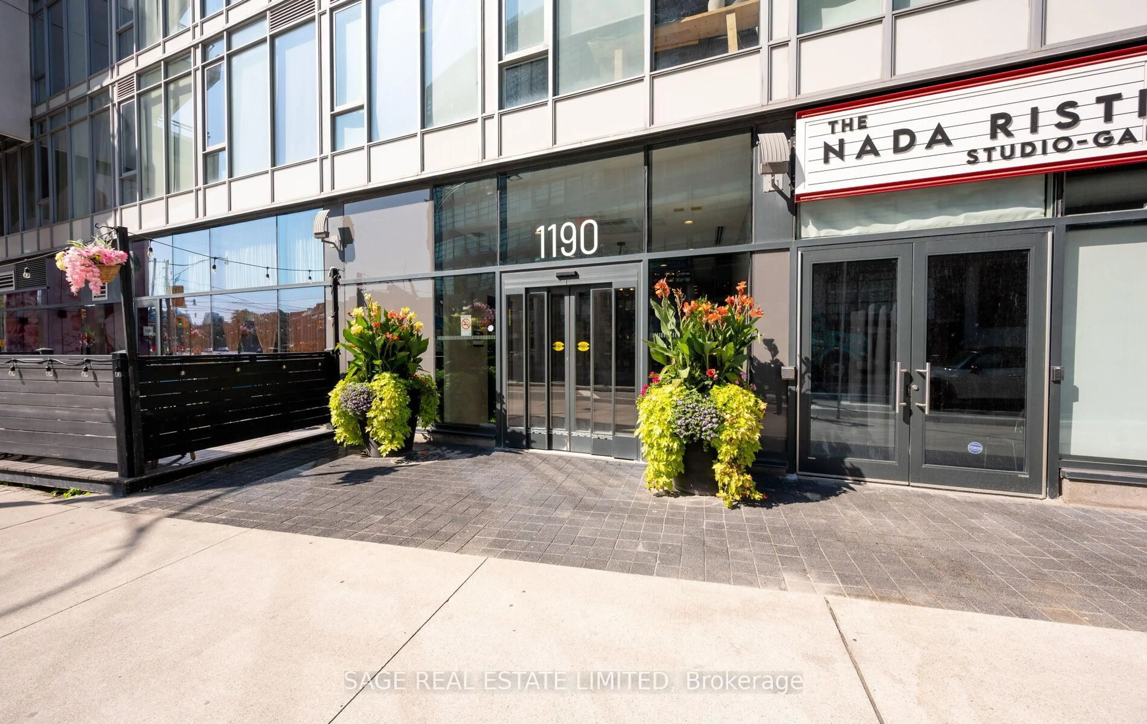 Unknown for 1190 Dundas St #420, Toronto Ontario M4M 0C5