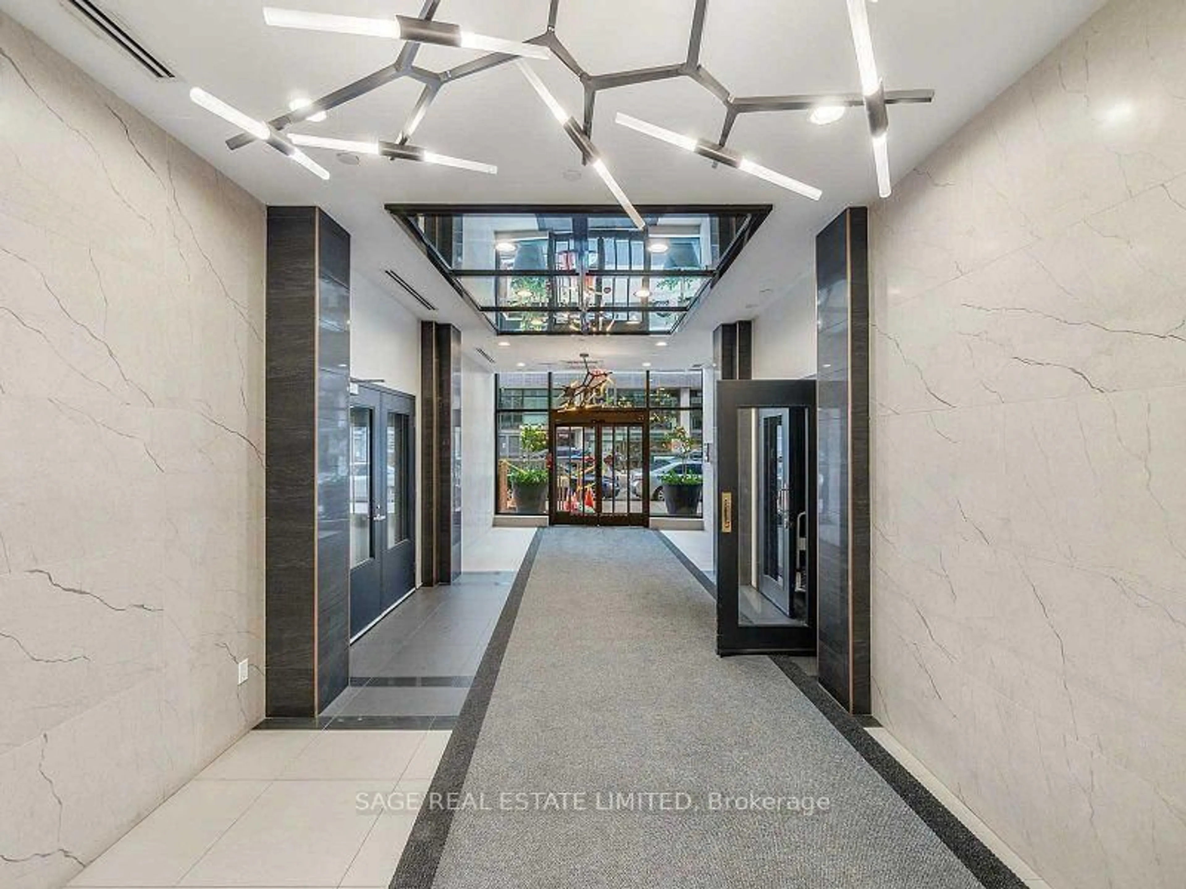 Indoor foyer for 1190 Dundas St #420, Toronto Ontario M4M 0C5