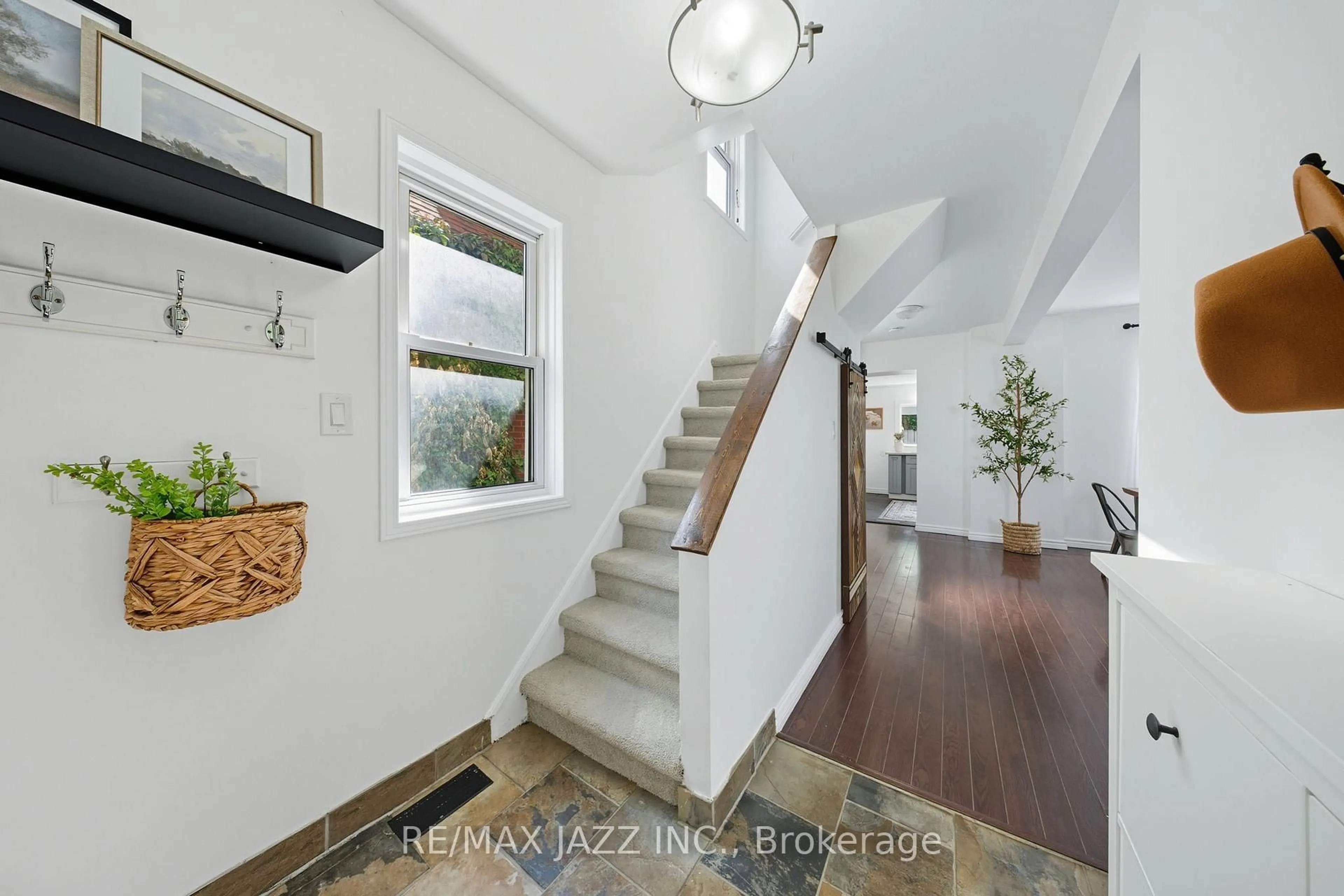 Unknown for 264 Ritson Rd, Oshawa Ontario L1H 5J1