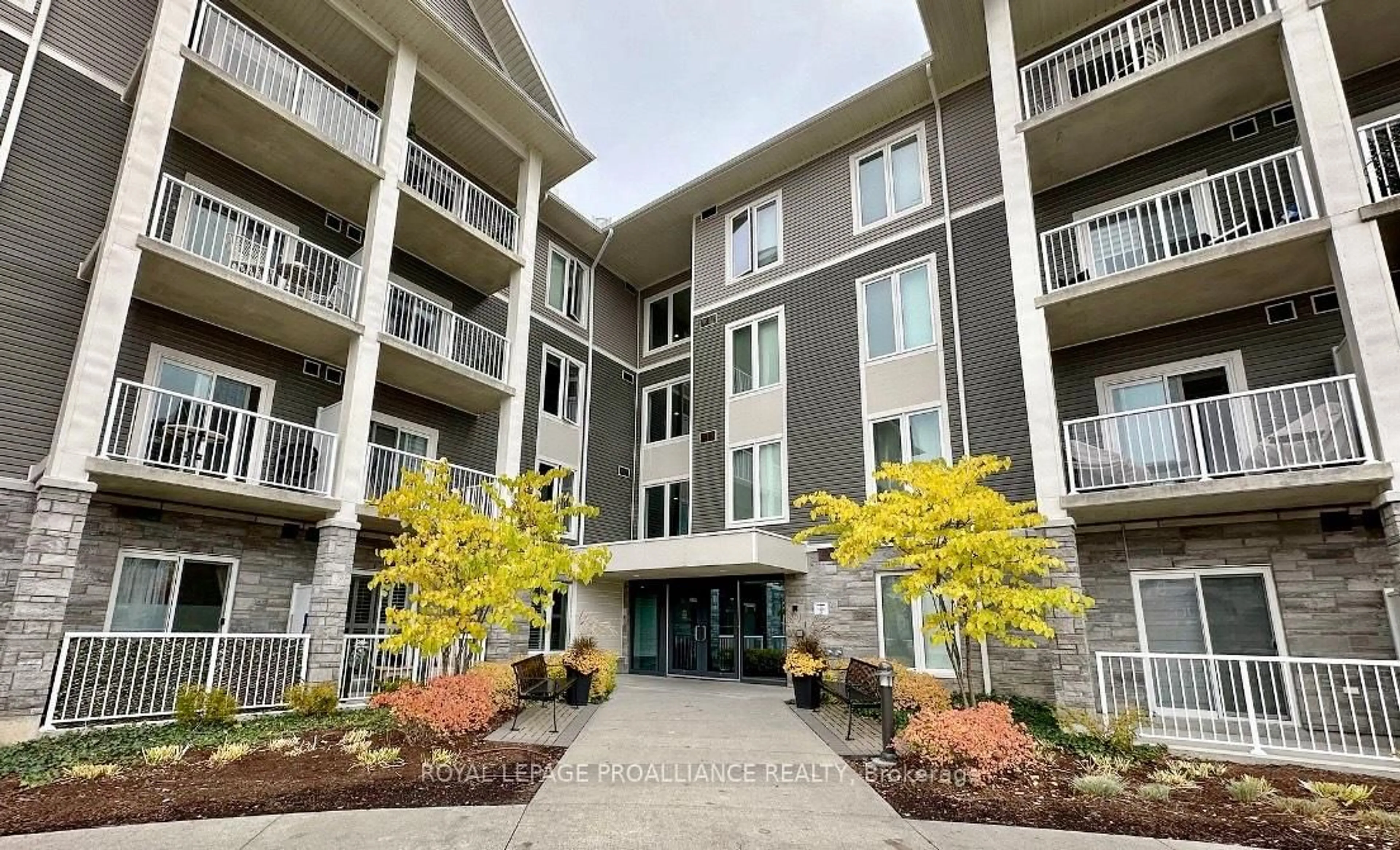 Unknown for 290 Liberty St #302, Clarington Ontario L1C 0V5