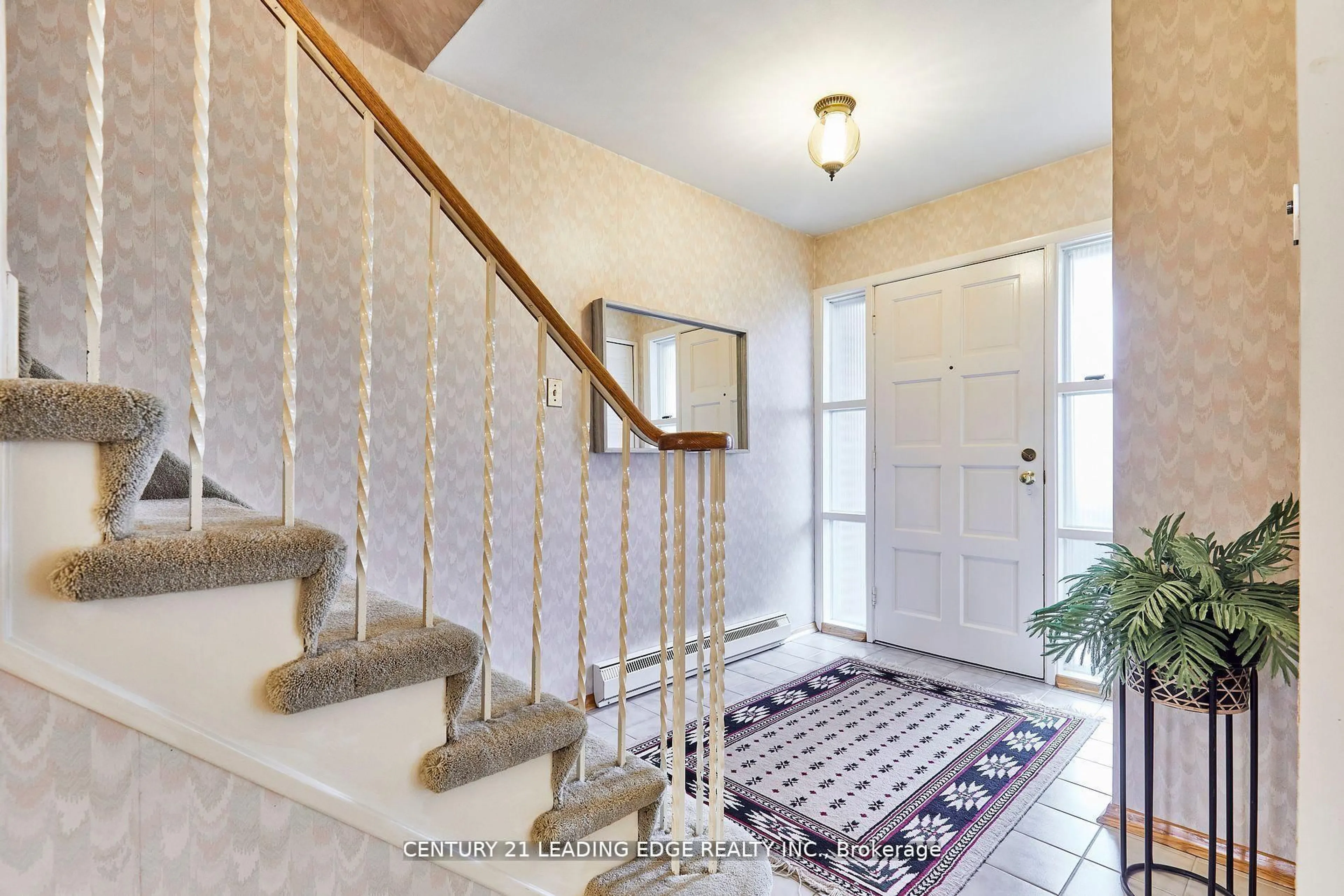 Indoor entryway for 24 Dunmurray Blvd, Toronto Ontario M1T 2J9