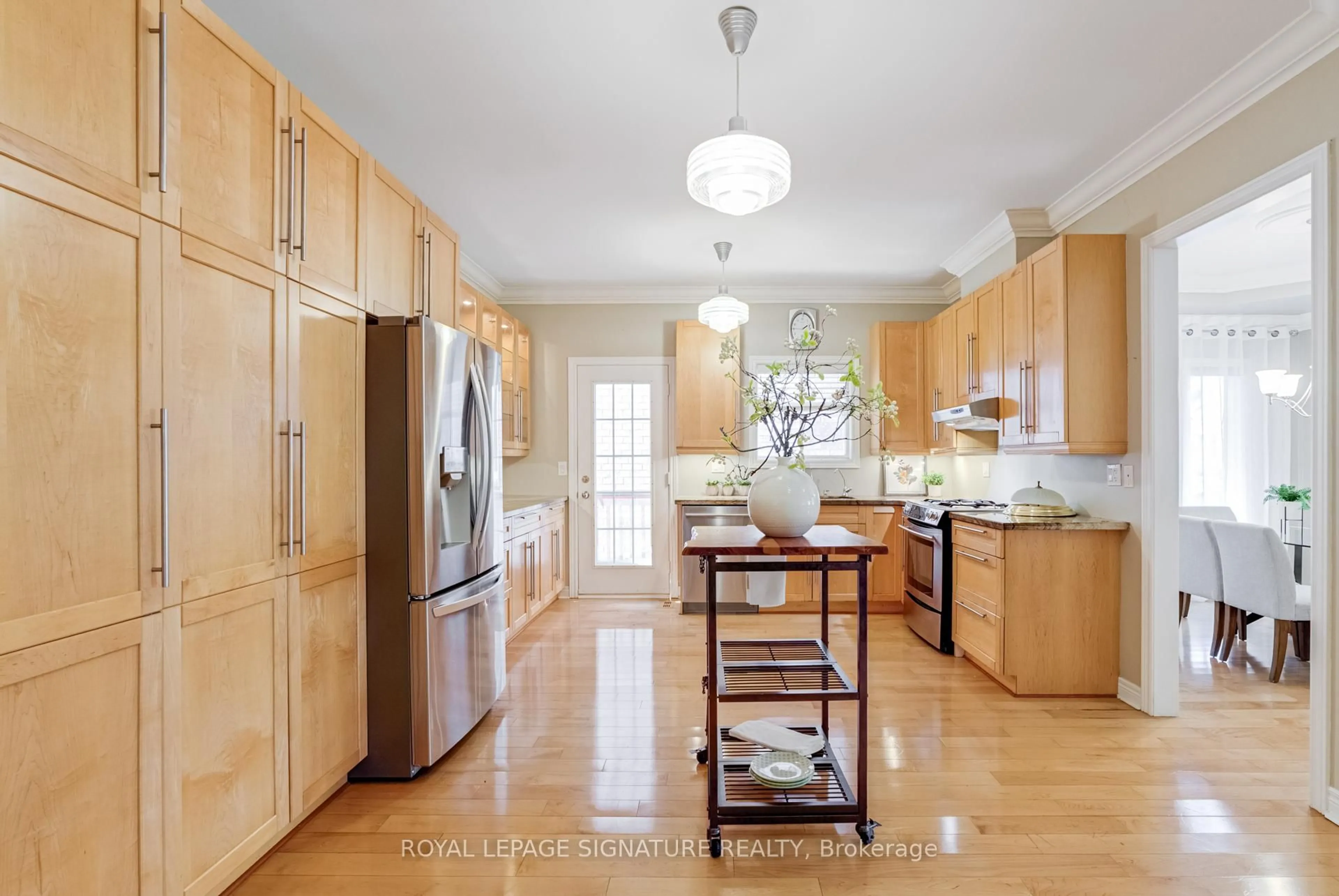 Open concept kitchen, ceramic/tile floor for 19 Driscoll Dr, Ajax Ontario L1T 0J1