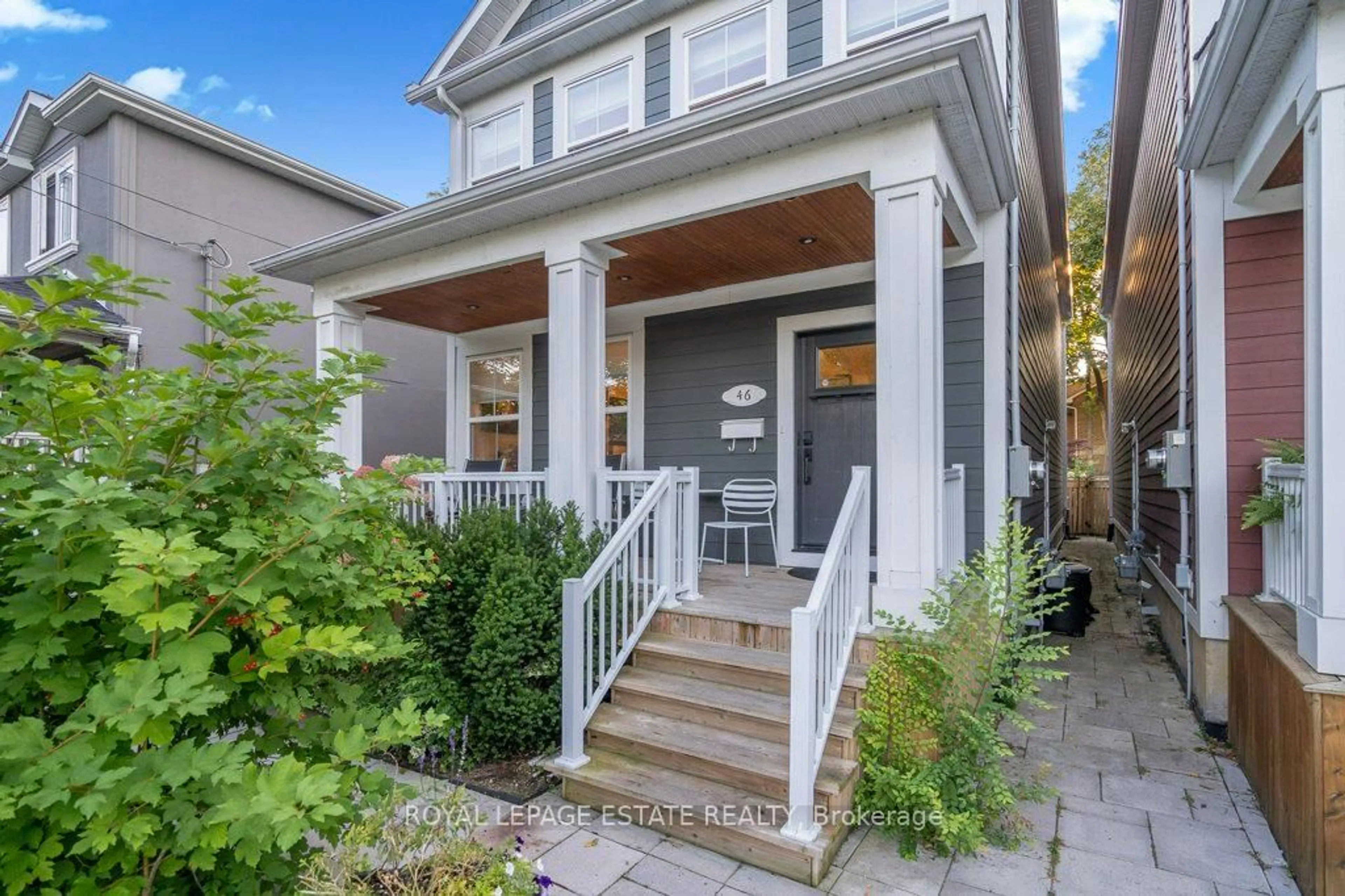 Home with vinyl exterior material, street for 46 Valhalla Blvd, Toronto Ontario M1N 3B3