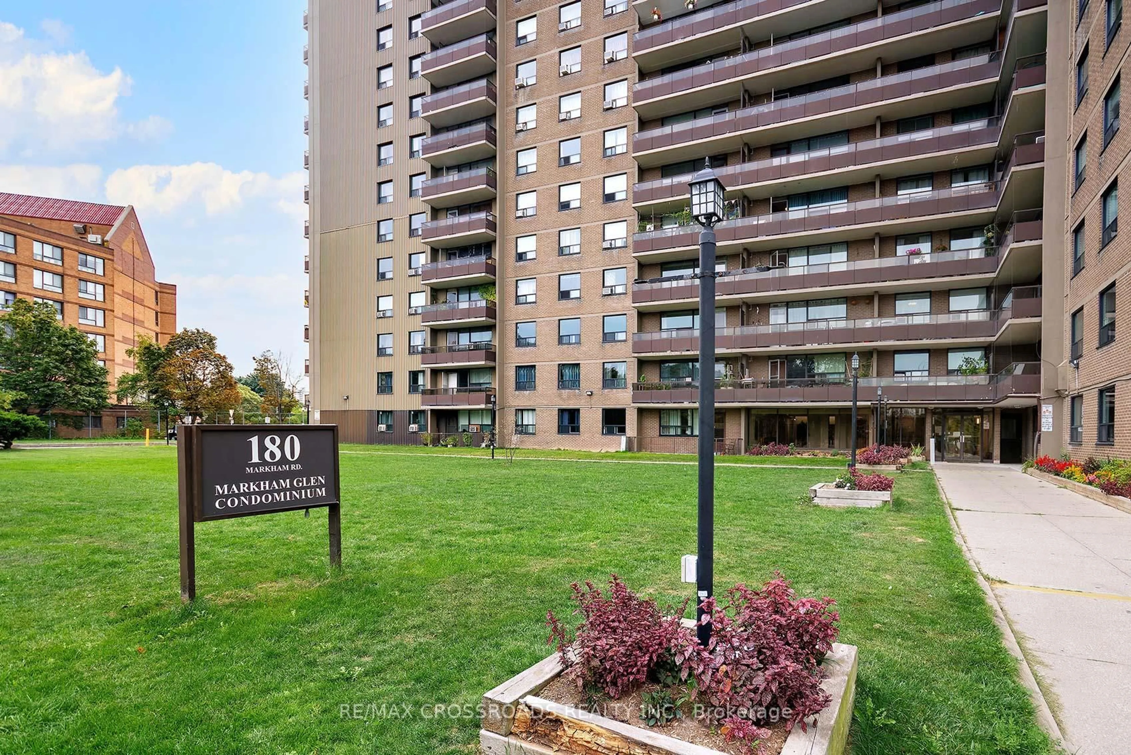 Unknown for 180 Markham Rd #619, Toronto Ontario M1M 2Z9