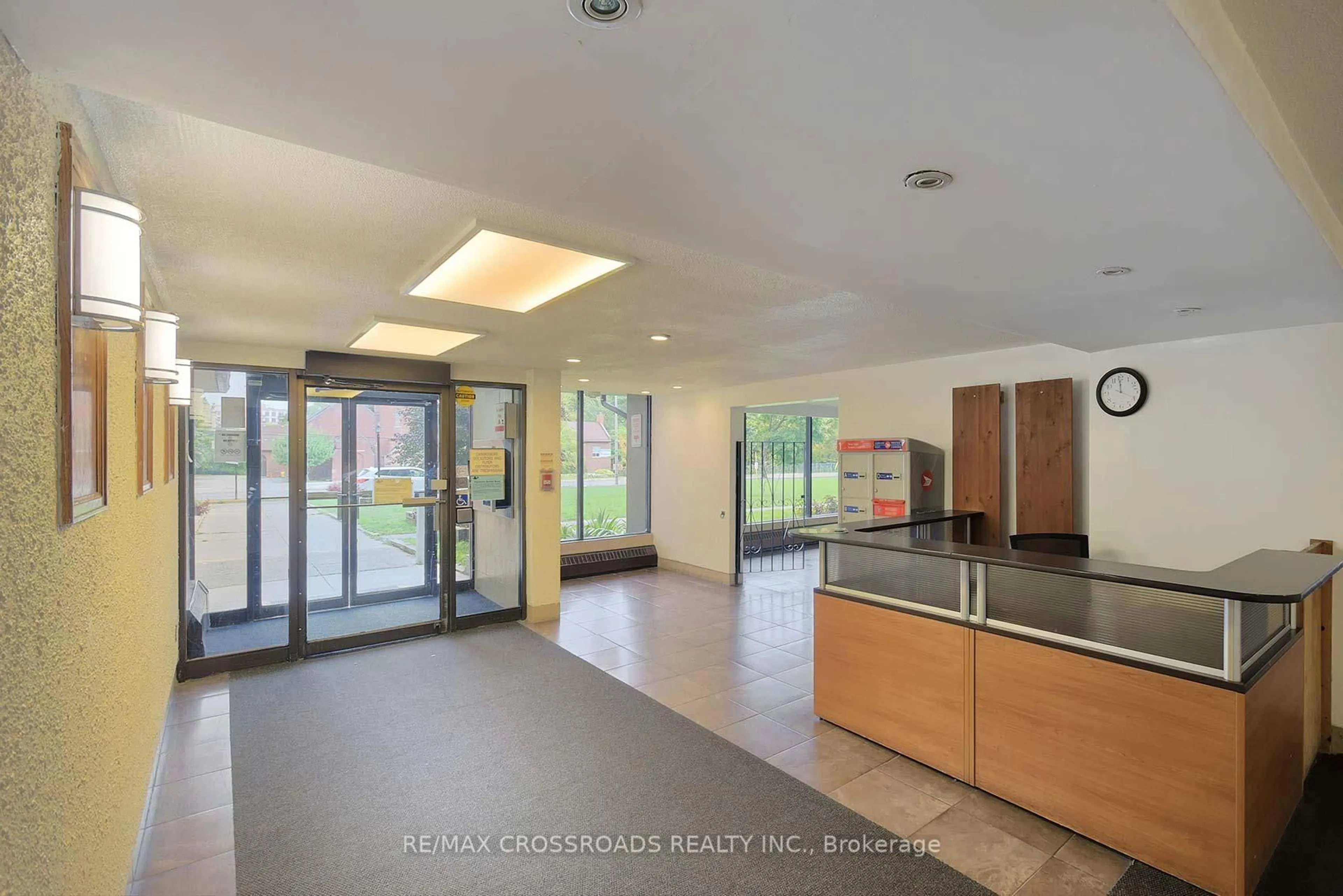 Indoor foyer for 180 Markham Rd #619, Toronto Ontario M1M 2Z9