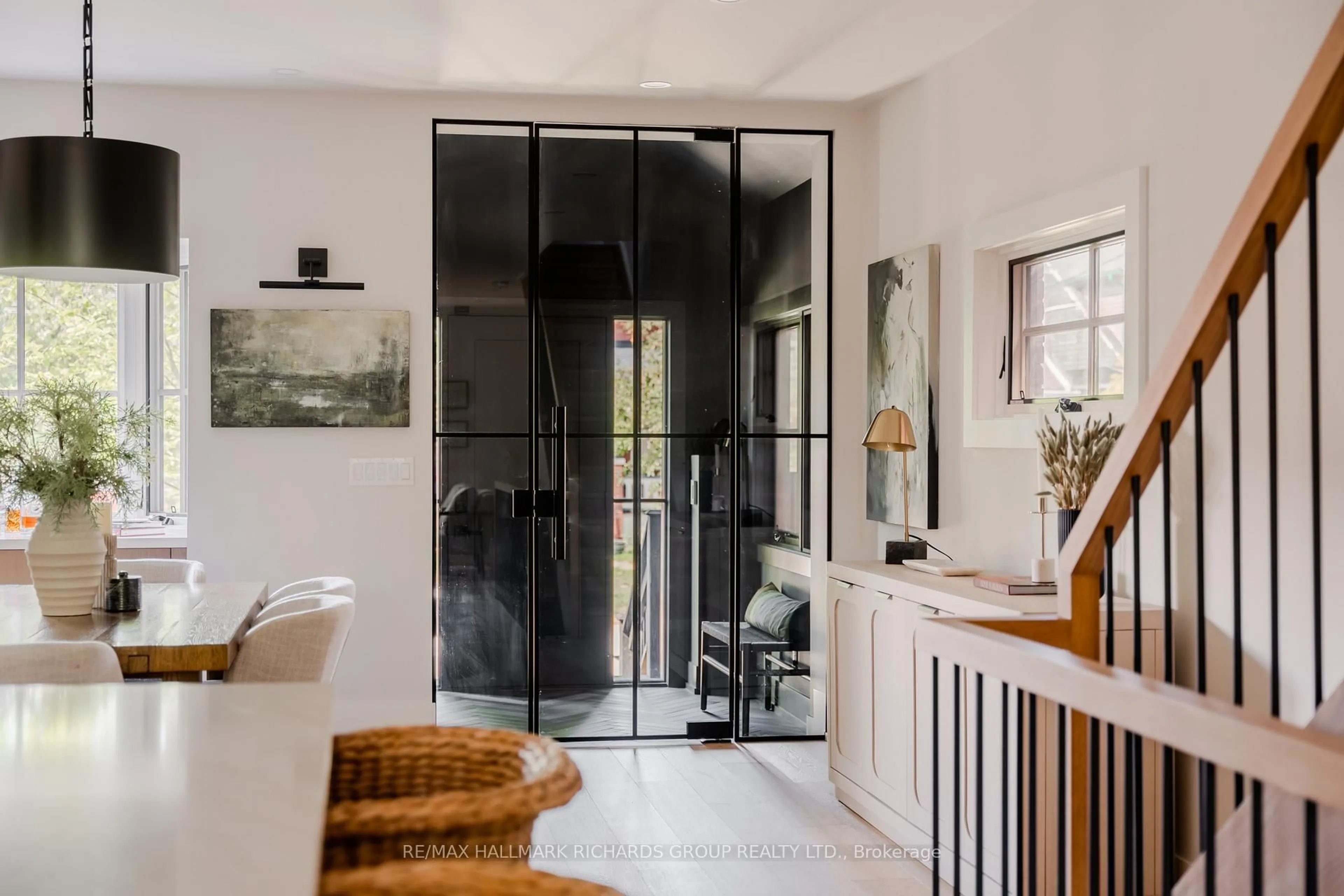 Indoor entryway for 293 Kingswood Rd, Toronto Ontario M4E 3N8