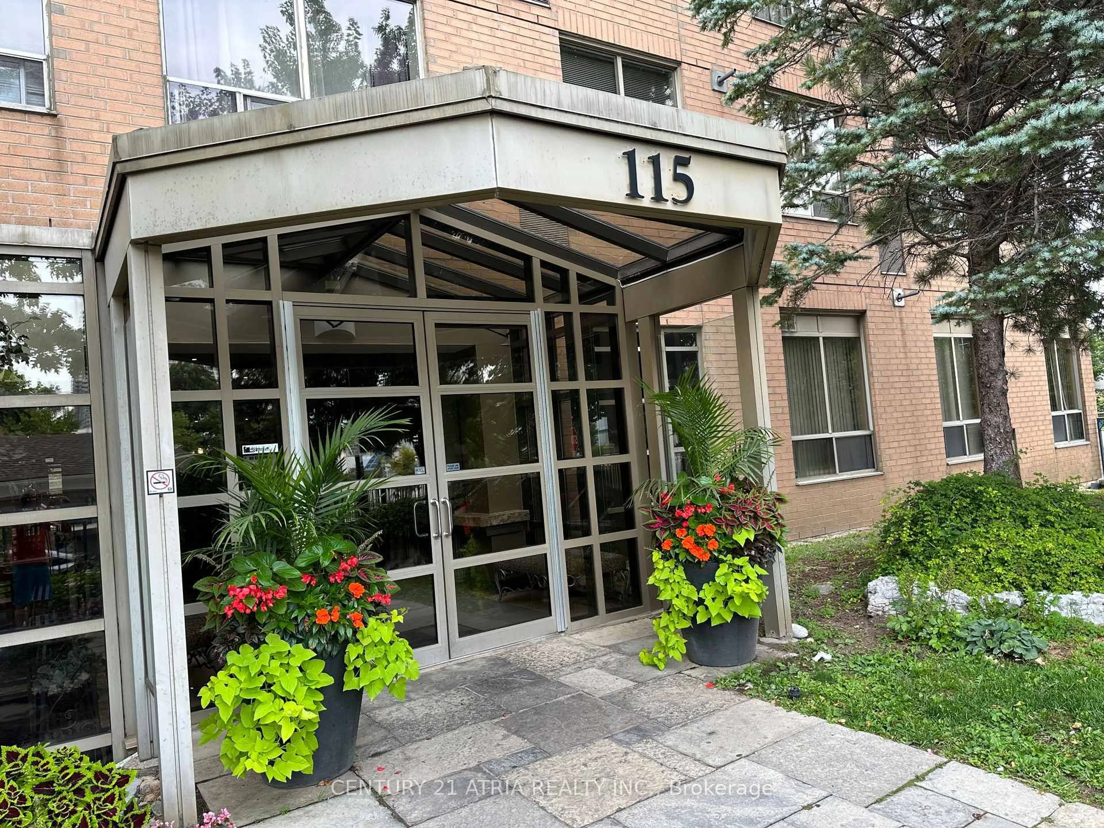 Indoor foyer for 115 Omni Dr #2605, Toronto Ontario M1P 5B4