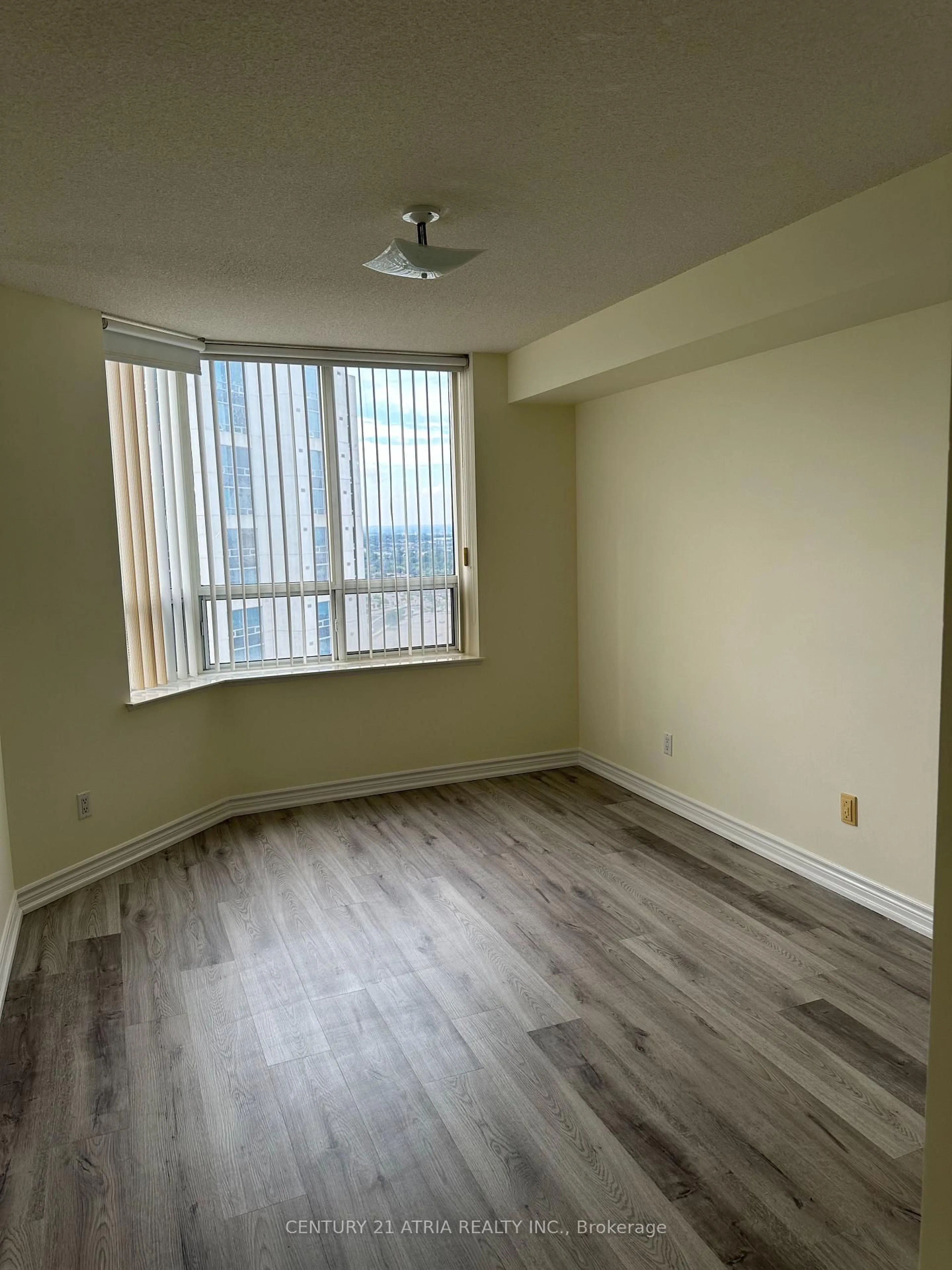 A pic of a room for 115 Omni Dr #2605, Toronto Ontario M1P 5B4