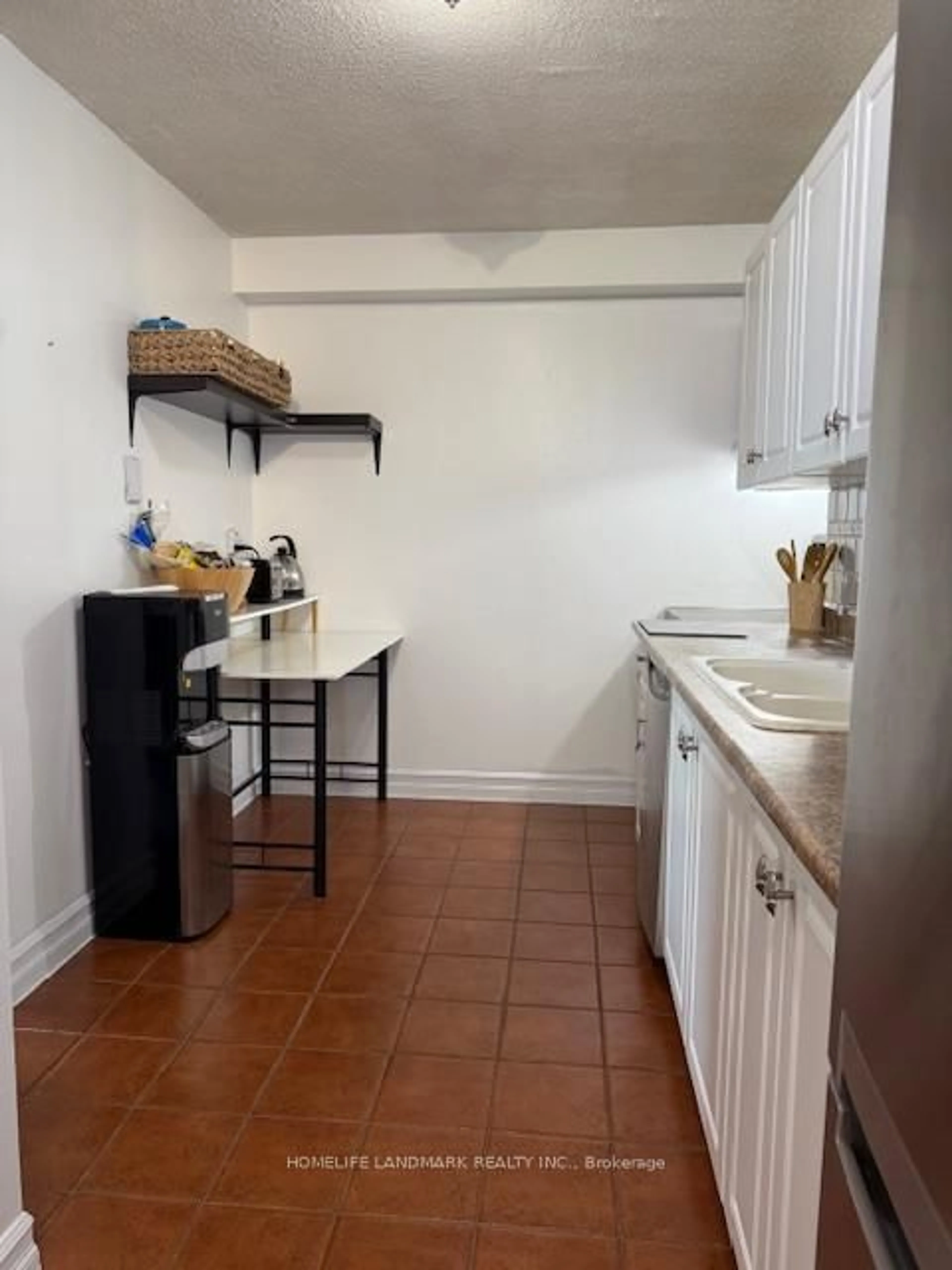 Standard kitchen, unknown for 15 Torrance Rd #1811, Toronto Ontario M1J 3K2